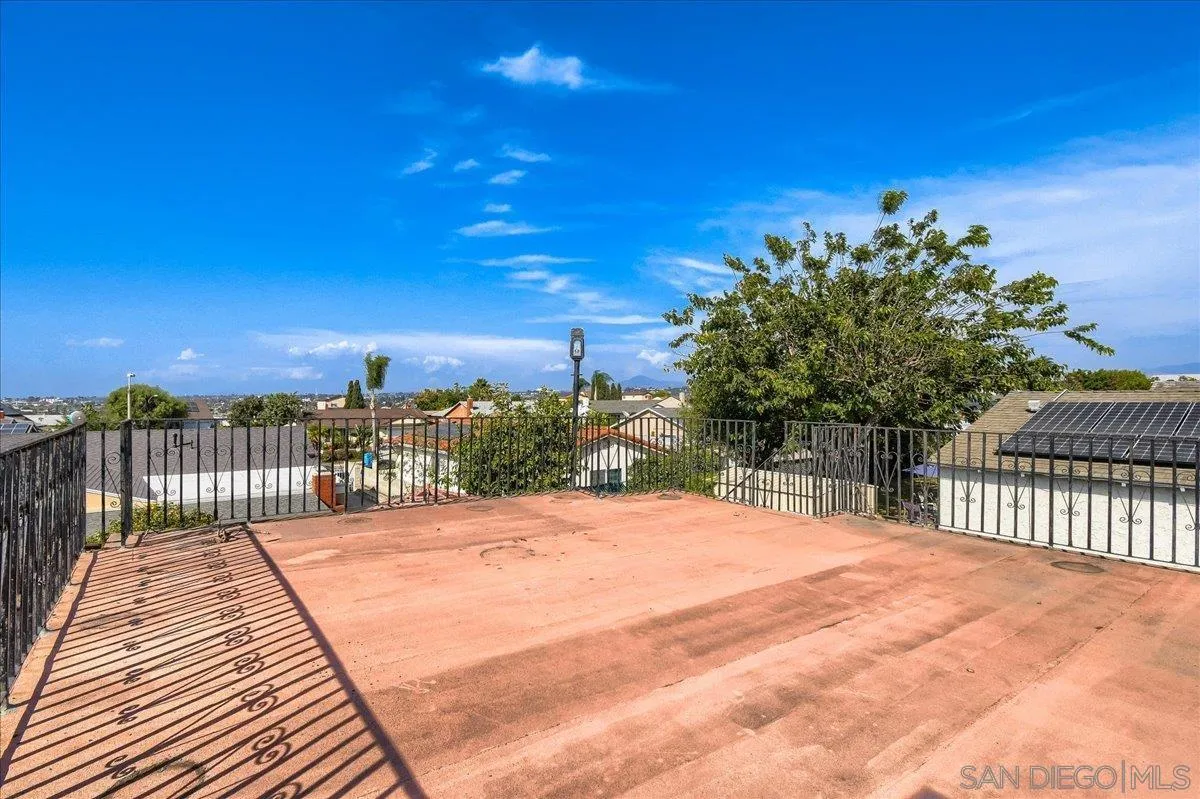 https://cdn.realtyfeed.com/cdn/127/260023517/917241667739c5d1586e4c34b4d71a91.webp