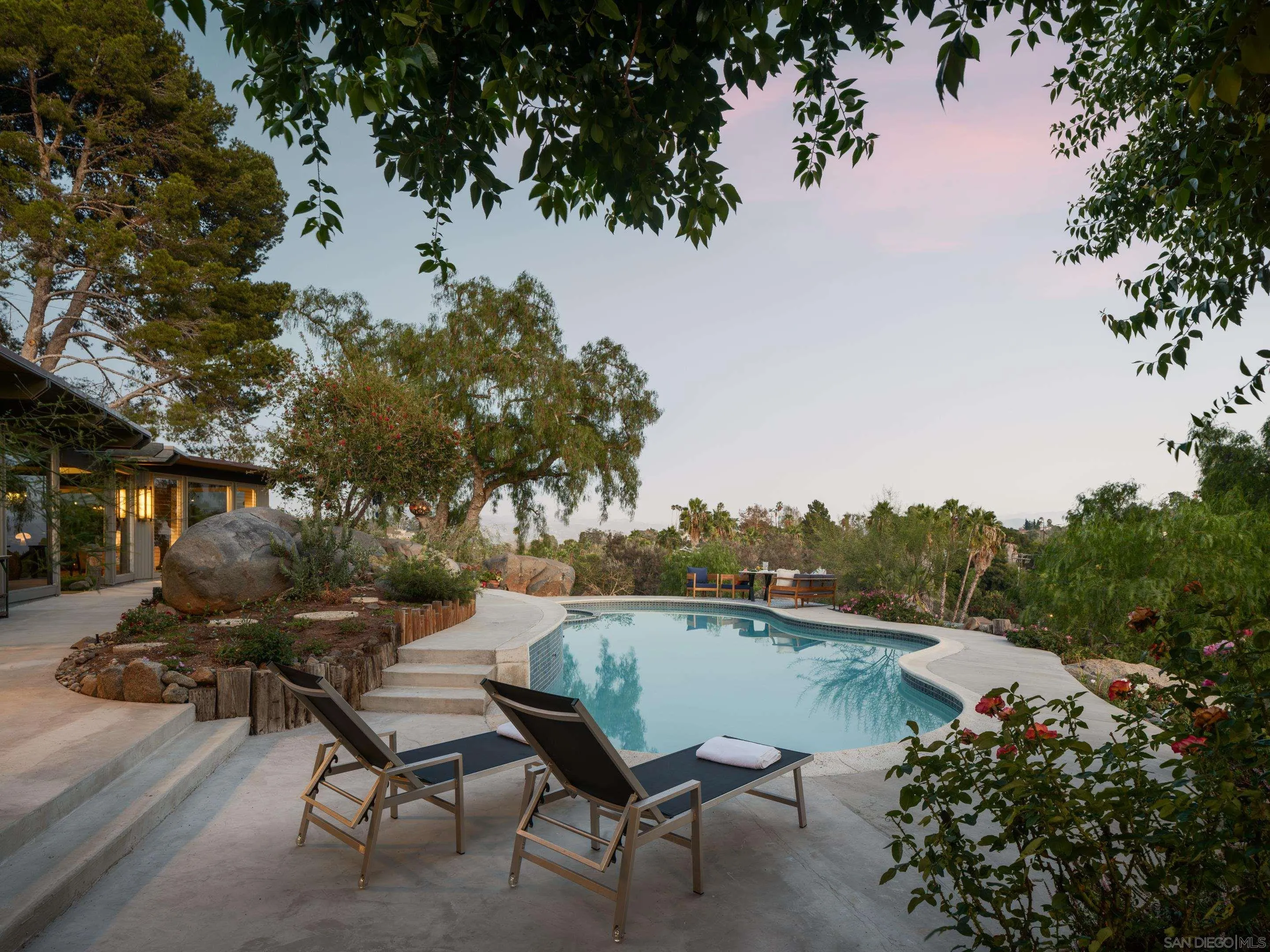 https://cdn.realtyfeed.com/cdn/127/260023518/102ec4d3fec8f8752f84660628fa0599.webp