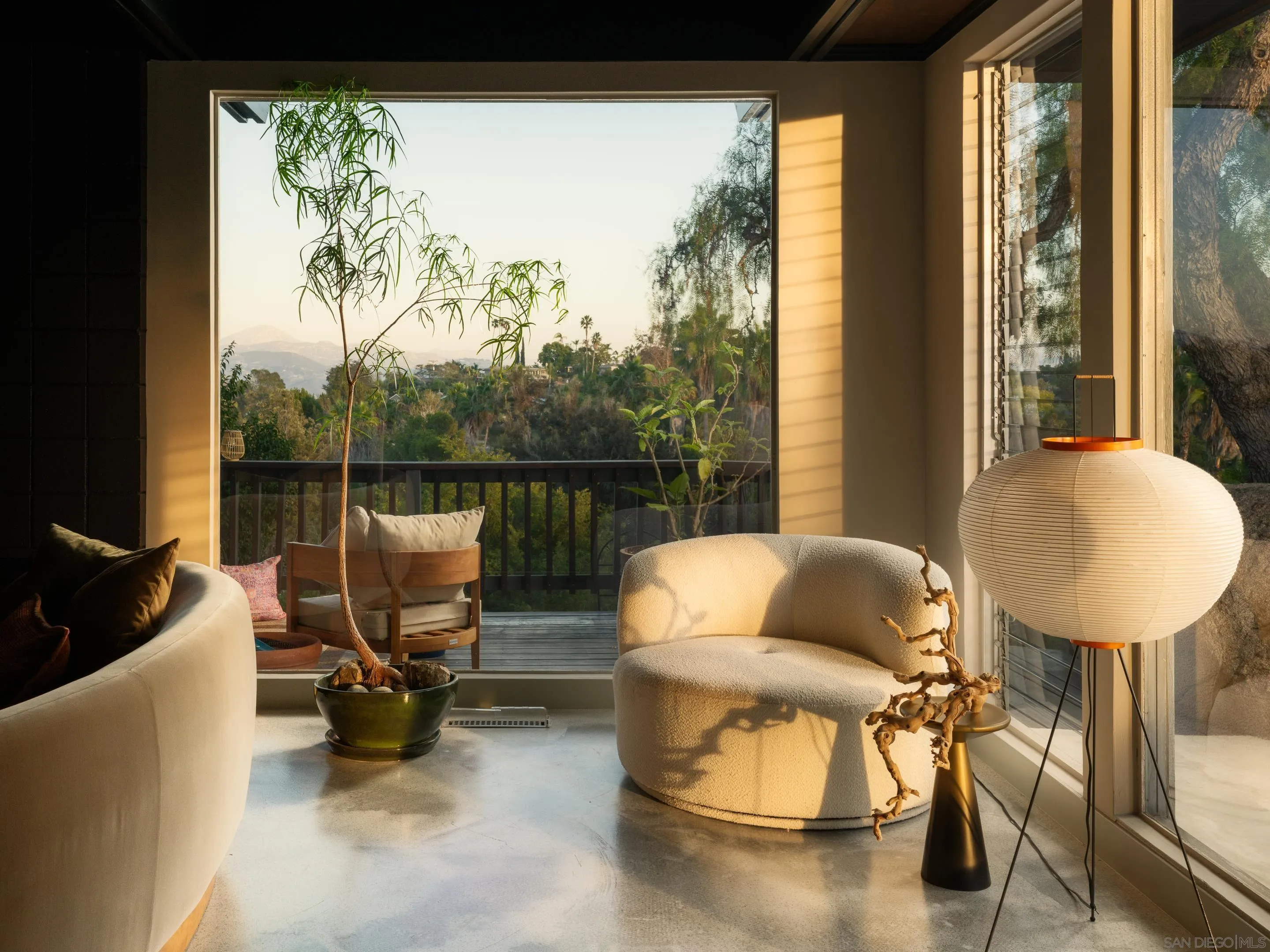 https://cdn.realtyfeed.com/cdn/127/260023518/350e824ca453eae194607ca0312fd761.webp