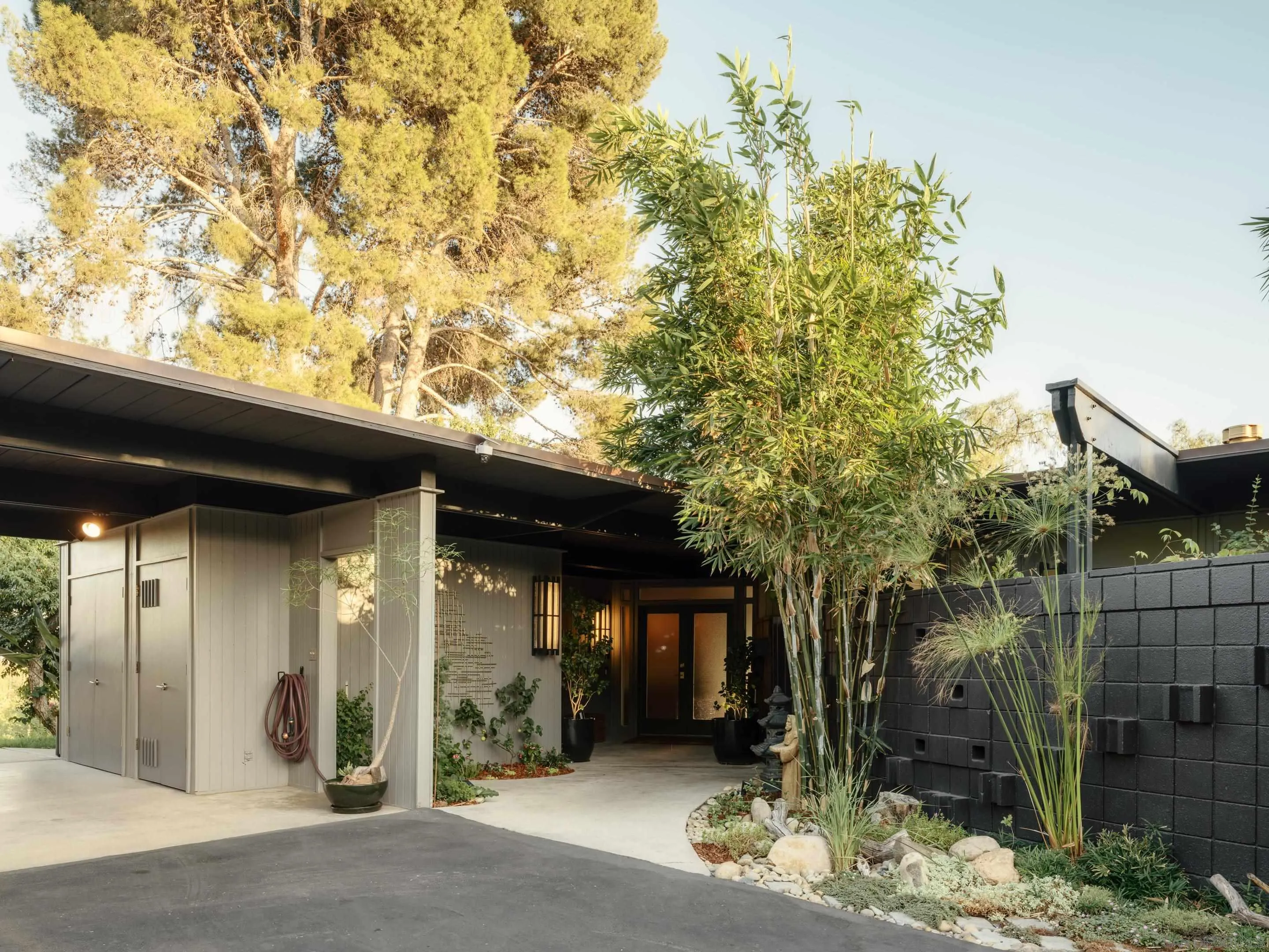 https://cdn.realtyfeed.com/cdn/127/260023518/4d22ff8f5b5bcbc36671ce80ff394c33.webp