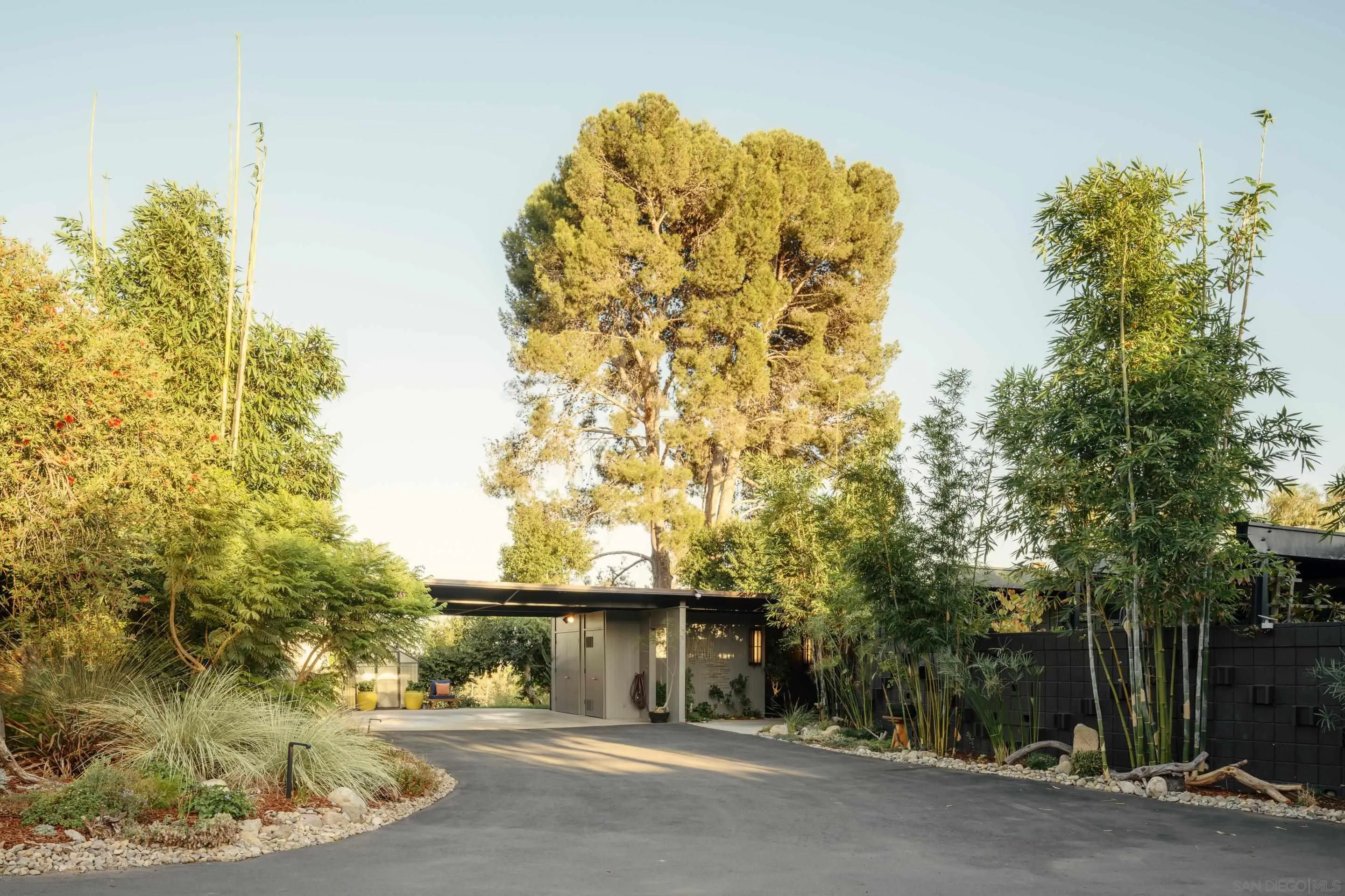 https://cdn.realtyfeed.com/cdn/127/260023518/f8480c0b4dcc290210566e7bc7759024.webp