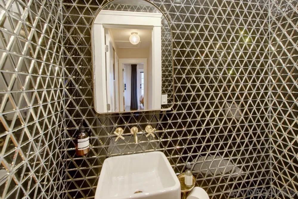 https://cdn.realtyfeed.com/cdn/127/260023519/0e8f59eebb9f034823655b0f73fa1e4f.webp