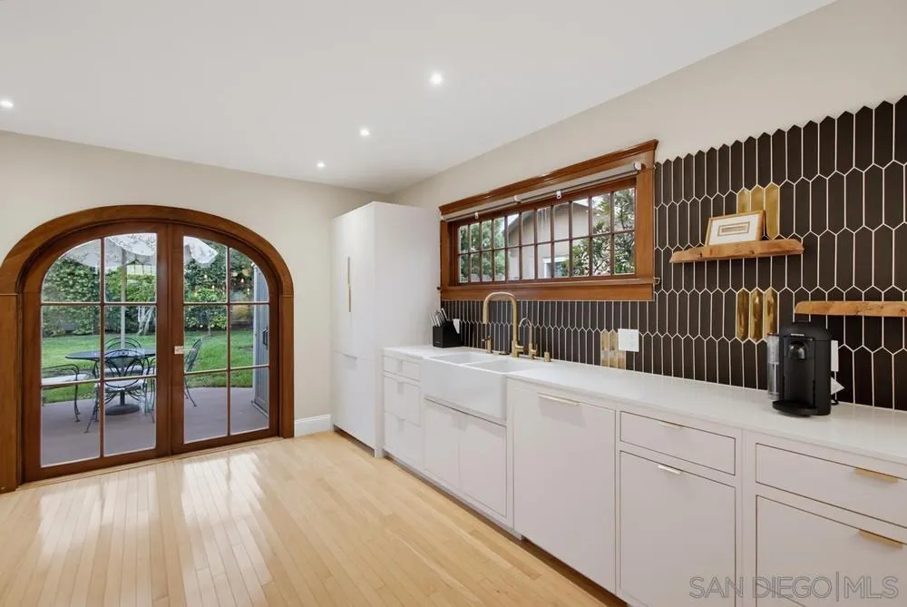 https://cdn.realtyfeed.com/cdn/127/260023519/4191ed3096acb0bf865215f06ec741c5.webp