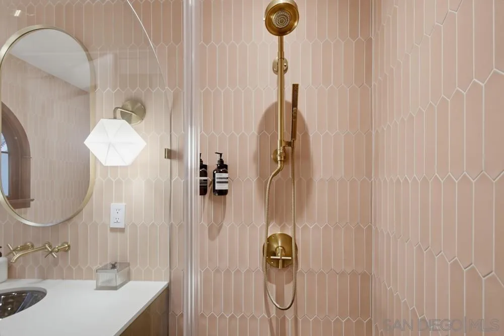 https://cdn.realtyfeed.com/cdn/127/260023519/9a62b7cb786853717530bf29eab5511c.webp