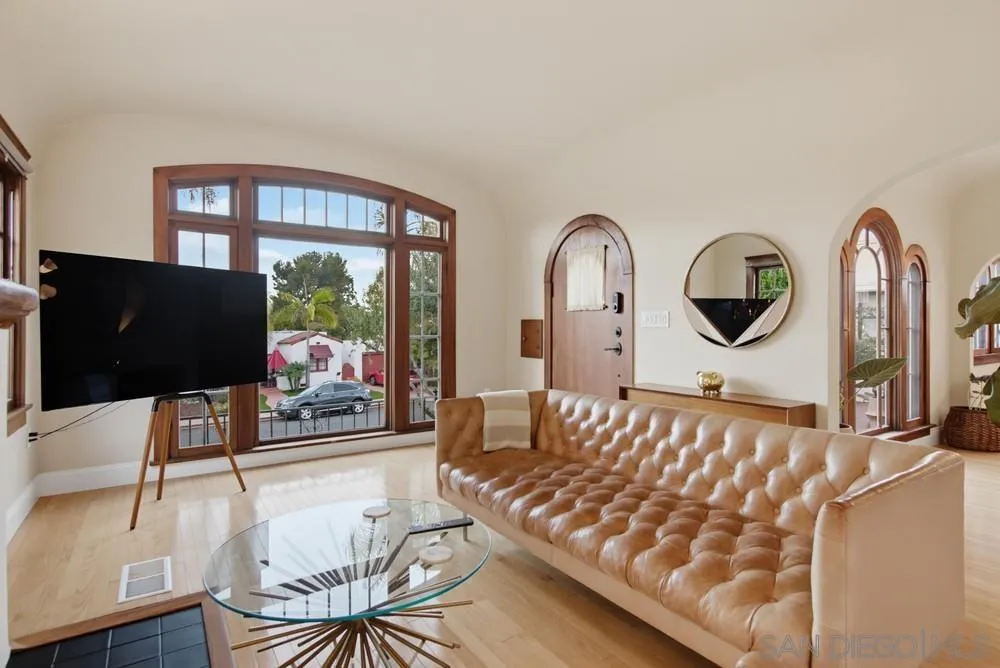 https://cdn.realtyfeed.com/cdn/127/260023519/bd5a7ae11b7d342e68d35711831f1d68.webp