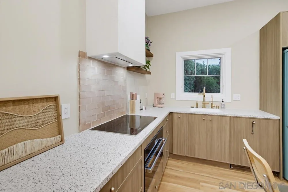 https://cdn.realtyfeed.com/cdn/127/260023519/e5ca4d16bca227480422e97fb2b883b7.webp