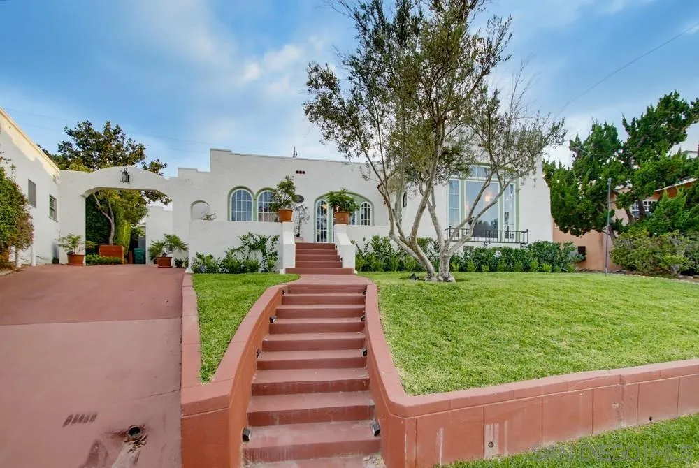 https://cdn.realtyfeed.com/cdn/127/260023519/f13dc25ca0b56472304c97ba618fb6df.webp