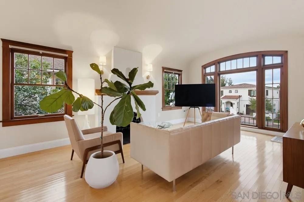 https://cdn.realtyfeed.com/cdn/127/260023519/f74c2739f39a466436e3b45ffba800bb.webp