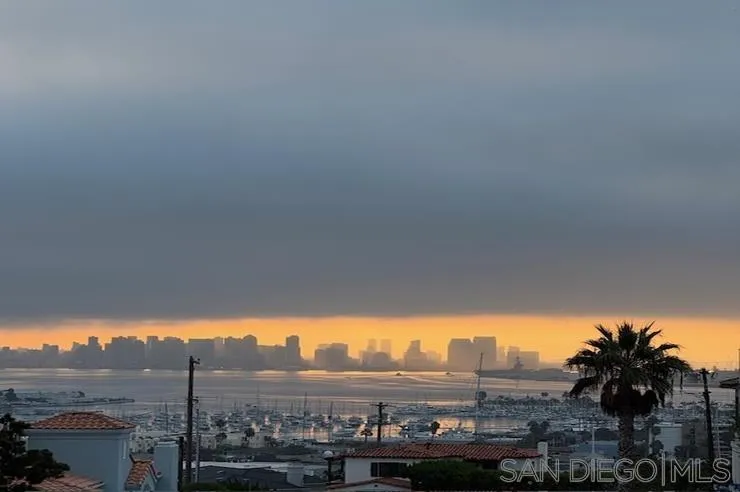 https://cdn.realtyfeed.com/cdn/127/260023523/cd525fc0d8574e87d445bacc0033f433.webp