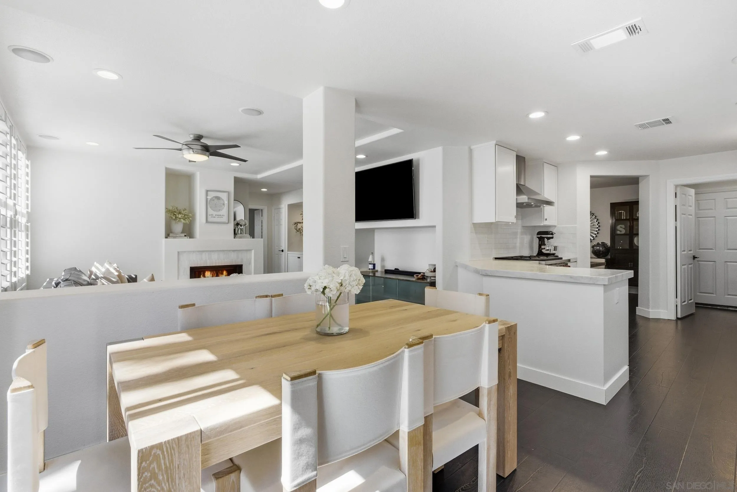 https://cdn.realtyfeed.com/cdn/127/260023526/17f539586055e149218c64c238d4f312.webp