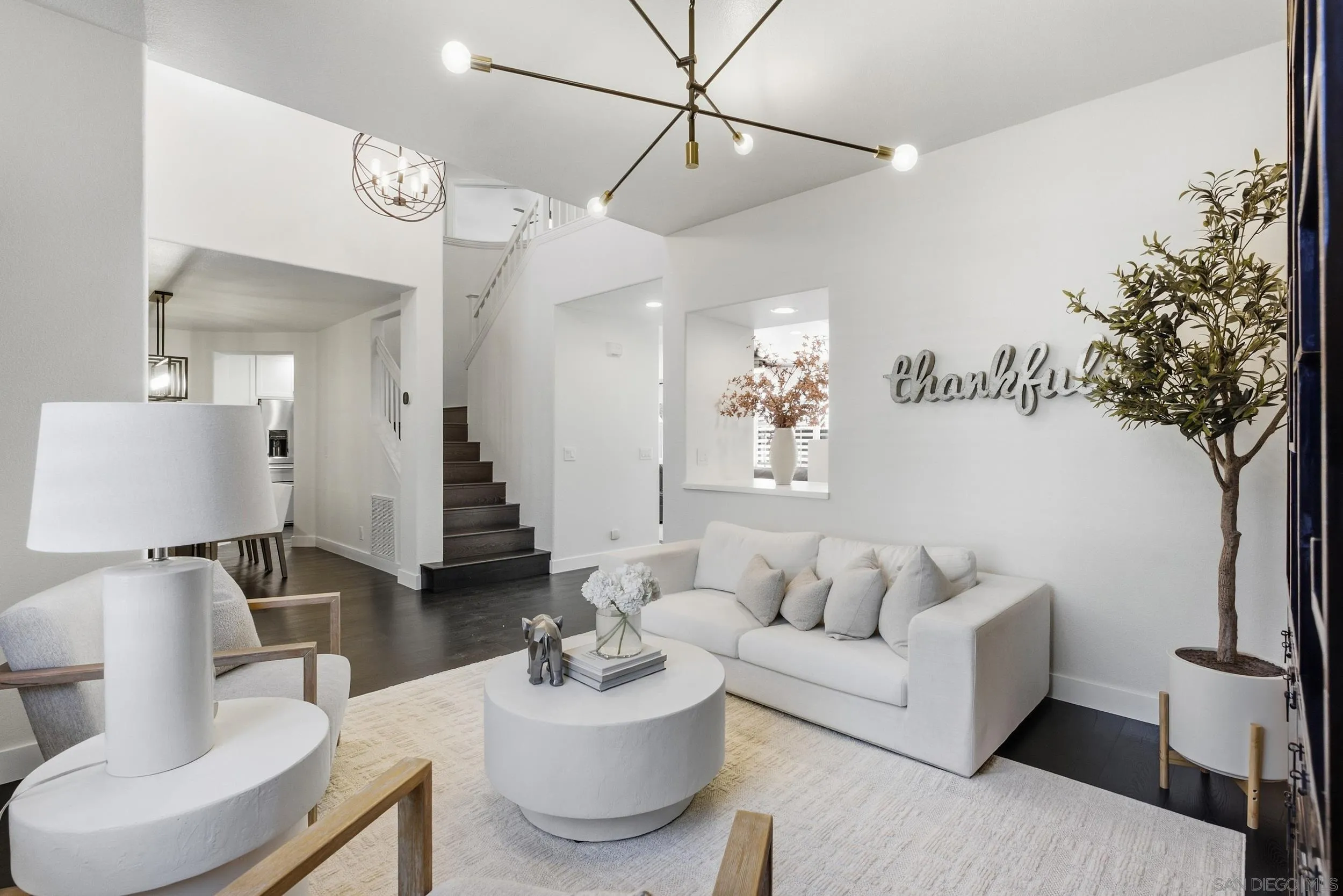 https://cdn.realtyfeed.com/cdn/127/260023526/48e926b3cc046666da2d6c62bc1da5a3.webp