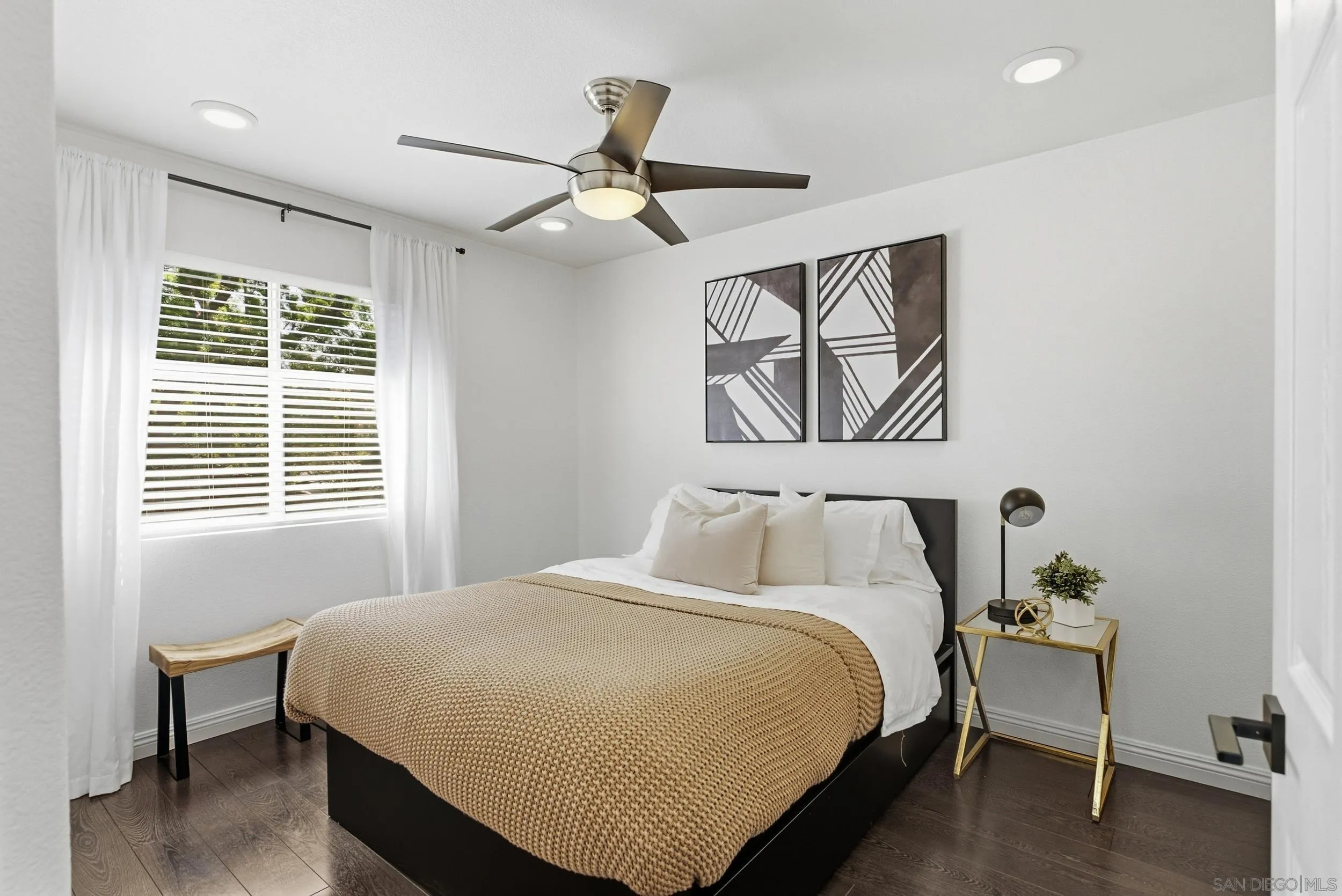 https://cdn.realtyfeed.com/cdn/127/260023526/518c5c9fc65f7c6cd12636b6bd55e030.webp