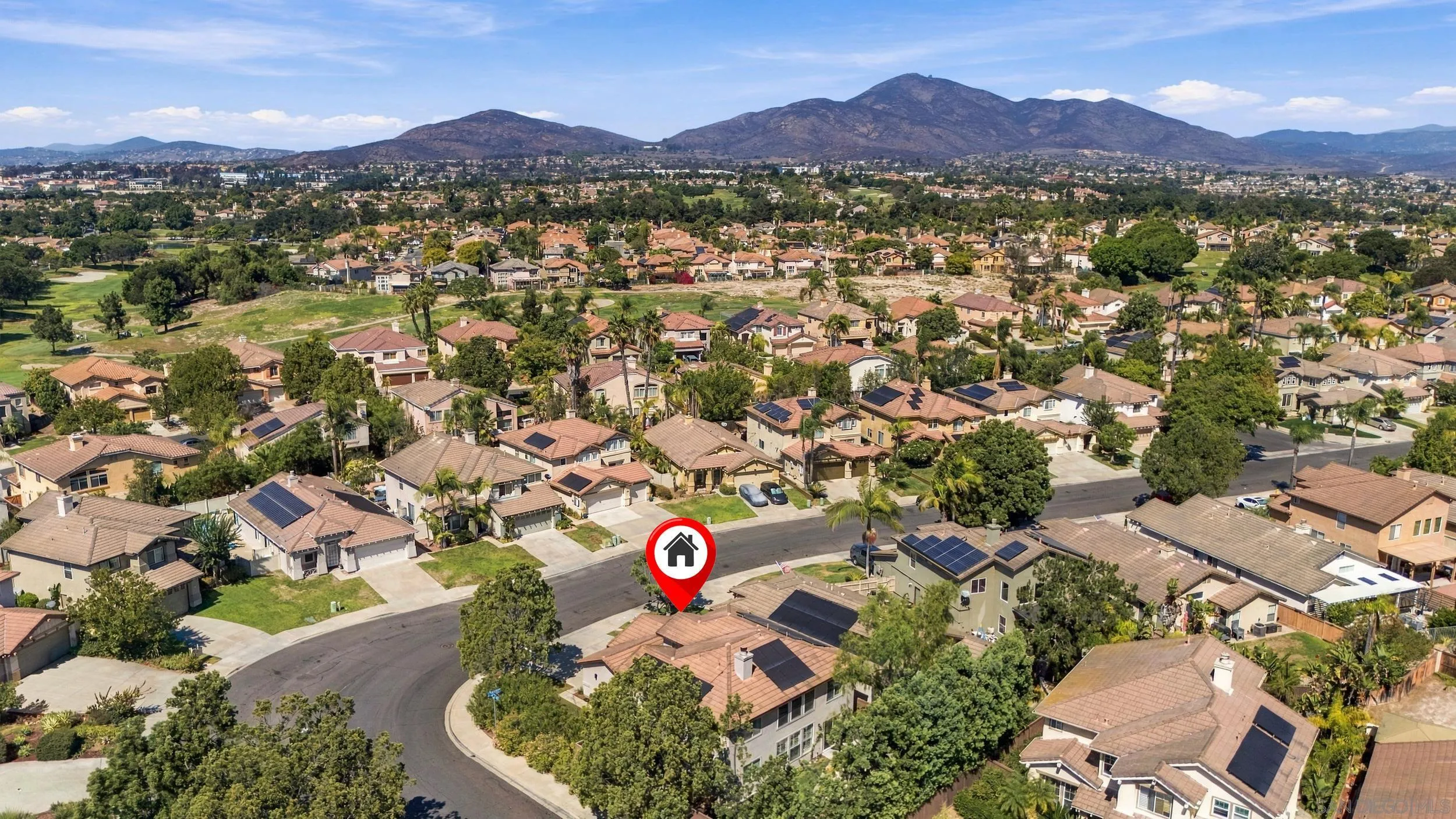 https://cdn.realtyfeed.com/cdn/127/260023526/5cf5c744b7d59af08fbf09b52f14bee1.webp