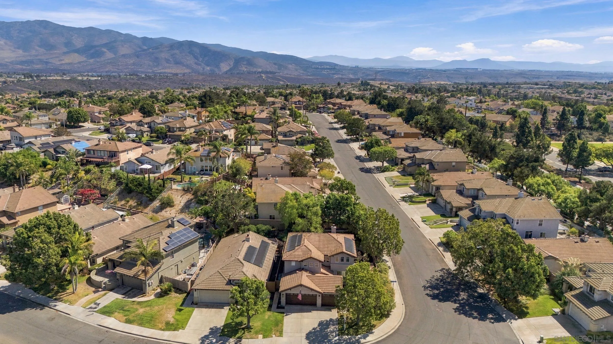 https://cdn.realtyfeed.com/cdn/127/260023526/7a9fc86c6e73bfb59d6e4230eebe658b.webp