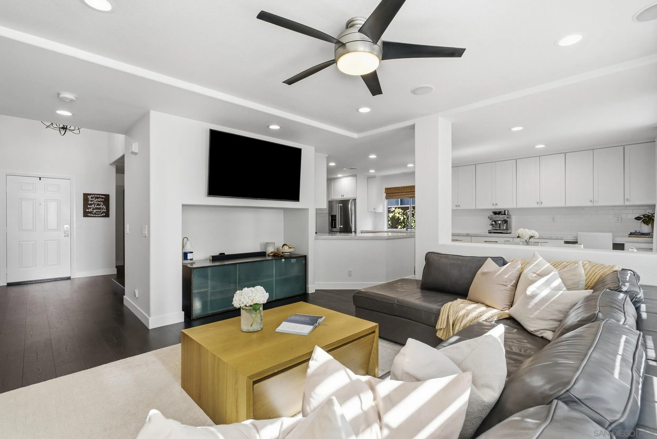 https://cdn.realtyfeed.com/cdn/127/260023526/8e573b3a41778915e7bcfcd940731f0d.webp
