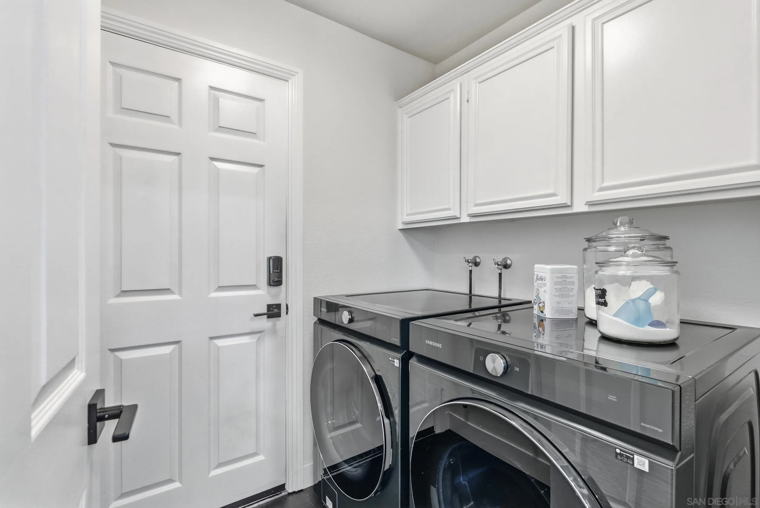 https://cdn.realtyfeed.com/cdn/127/260023526/9821dcb442a24f53c23a5bf631ba4f94.webp