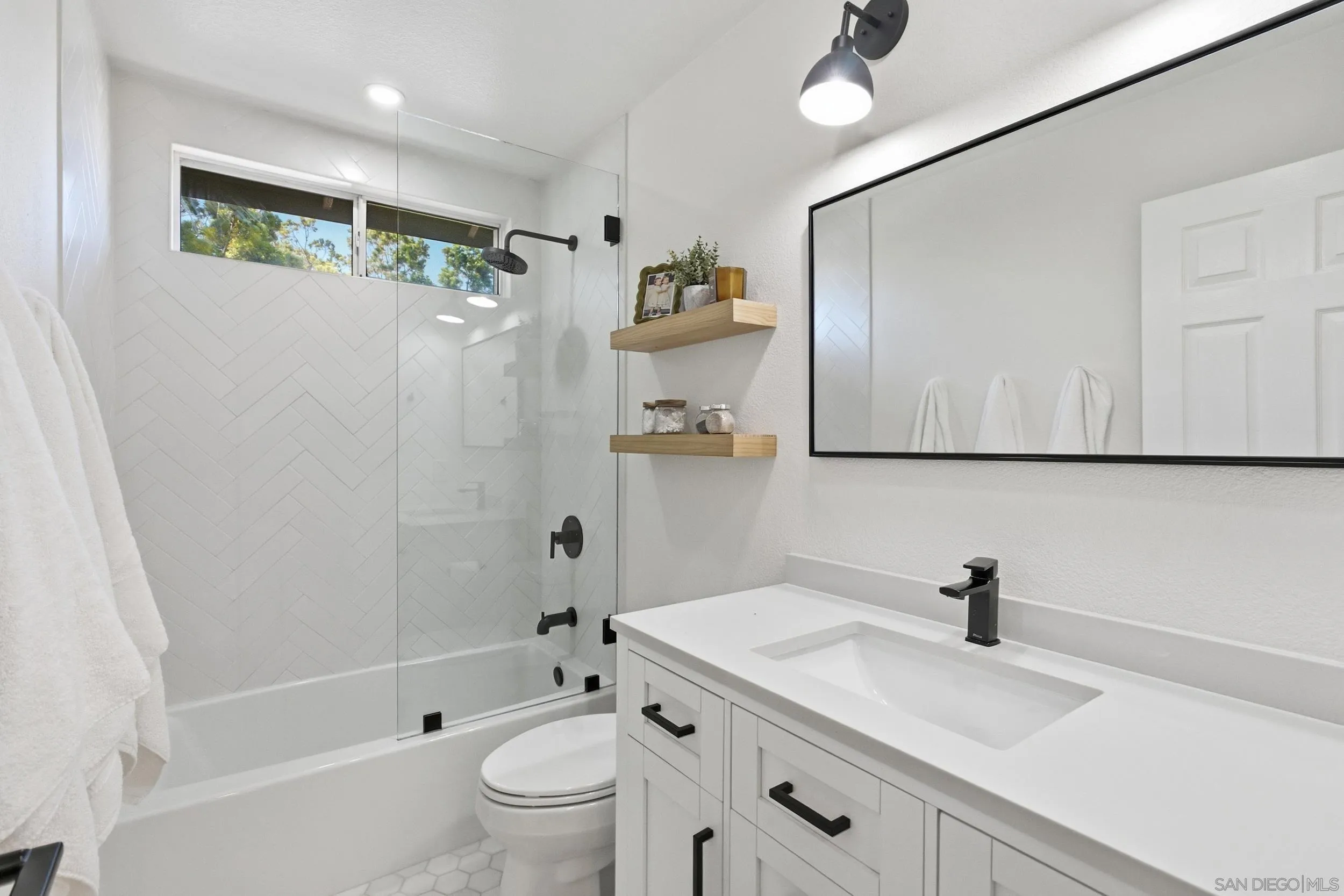 https://cdn.realtyfeed.com/cdn/127/260023526/ed0aa6b804bffc1060b2cbad36c6cfe6.webp