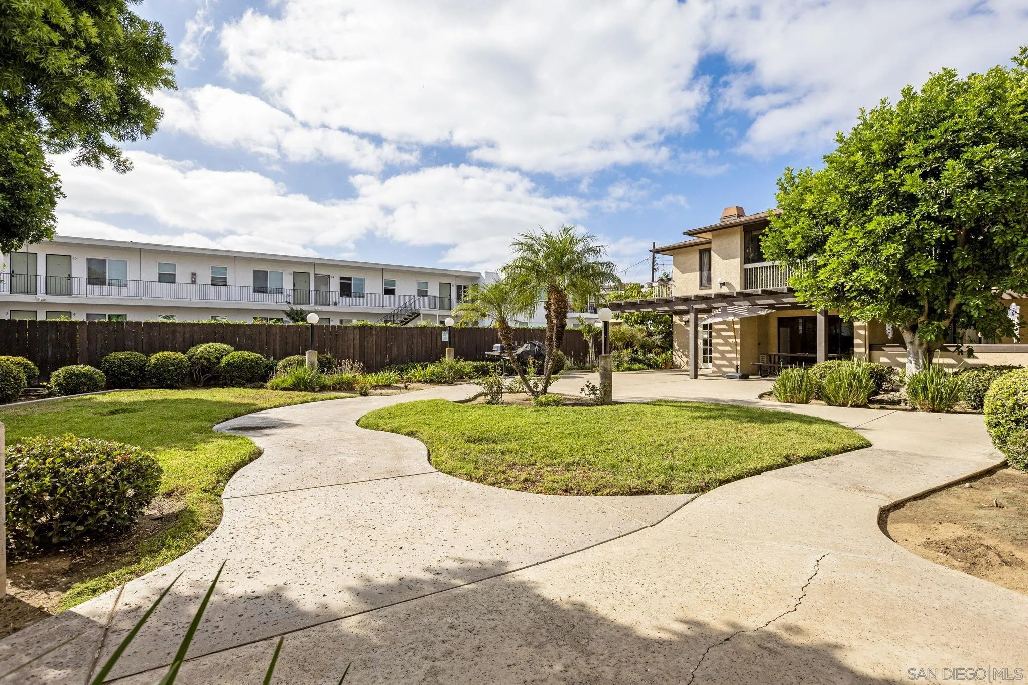 https://cdn.realtyfeed.com/cdn/127/260023530/02f2e1c8d564167cd65868a2d94853b8.webp