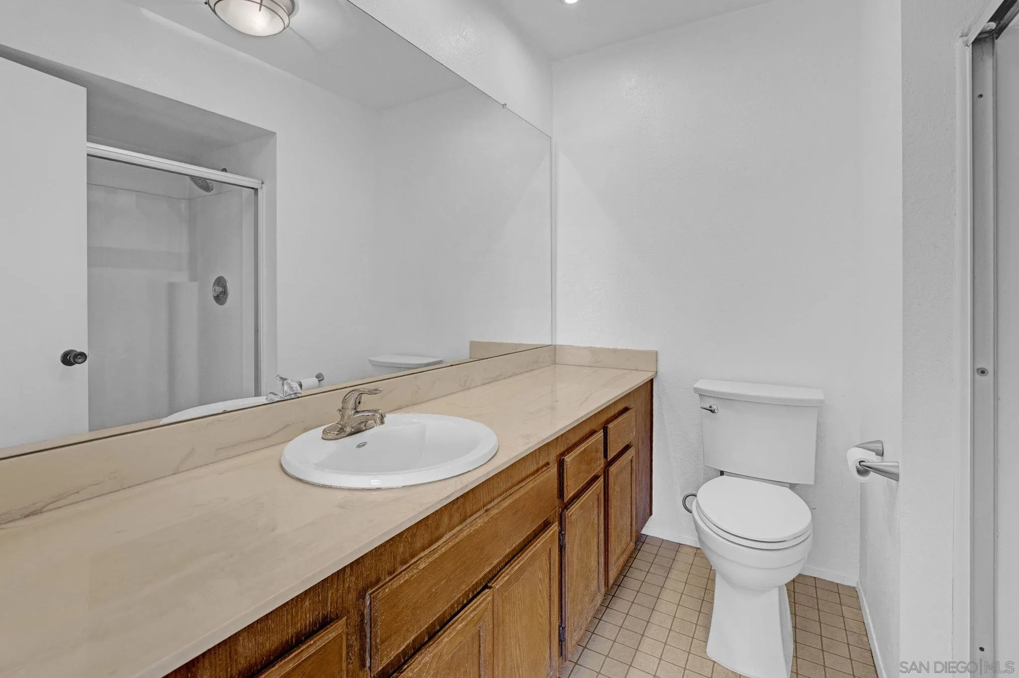 https://cdn.realtyfeed.com/cdn/127/260023530/f5cb8bdb4ab93e627d1e256f8233db3c.webp