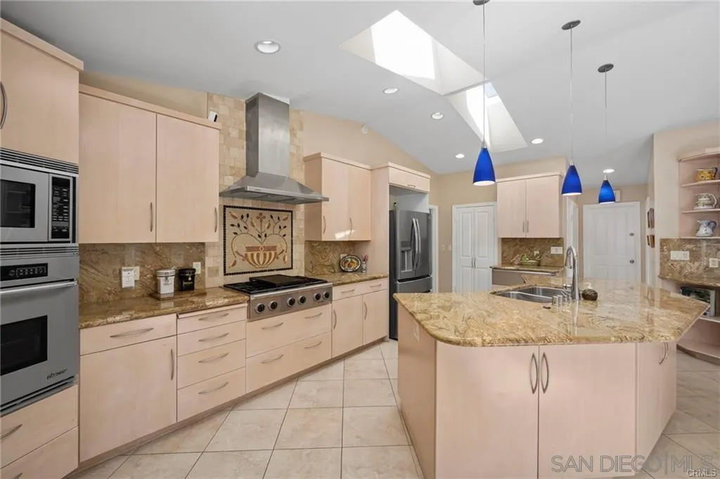 https://cdn.realtyfeed.com/cdn/127/260023536/235ec4fbad6b0018342dd12f73b6d96d.webp