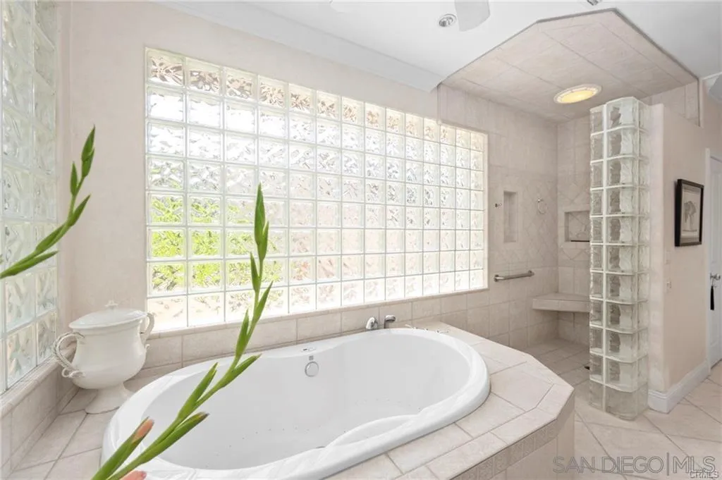 https://cdn.realtyfeed.com/cdn/127/260023536/6f879ce2f46dfa3eea705f2d646a7eda.webp