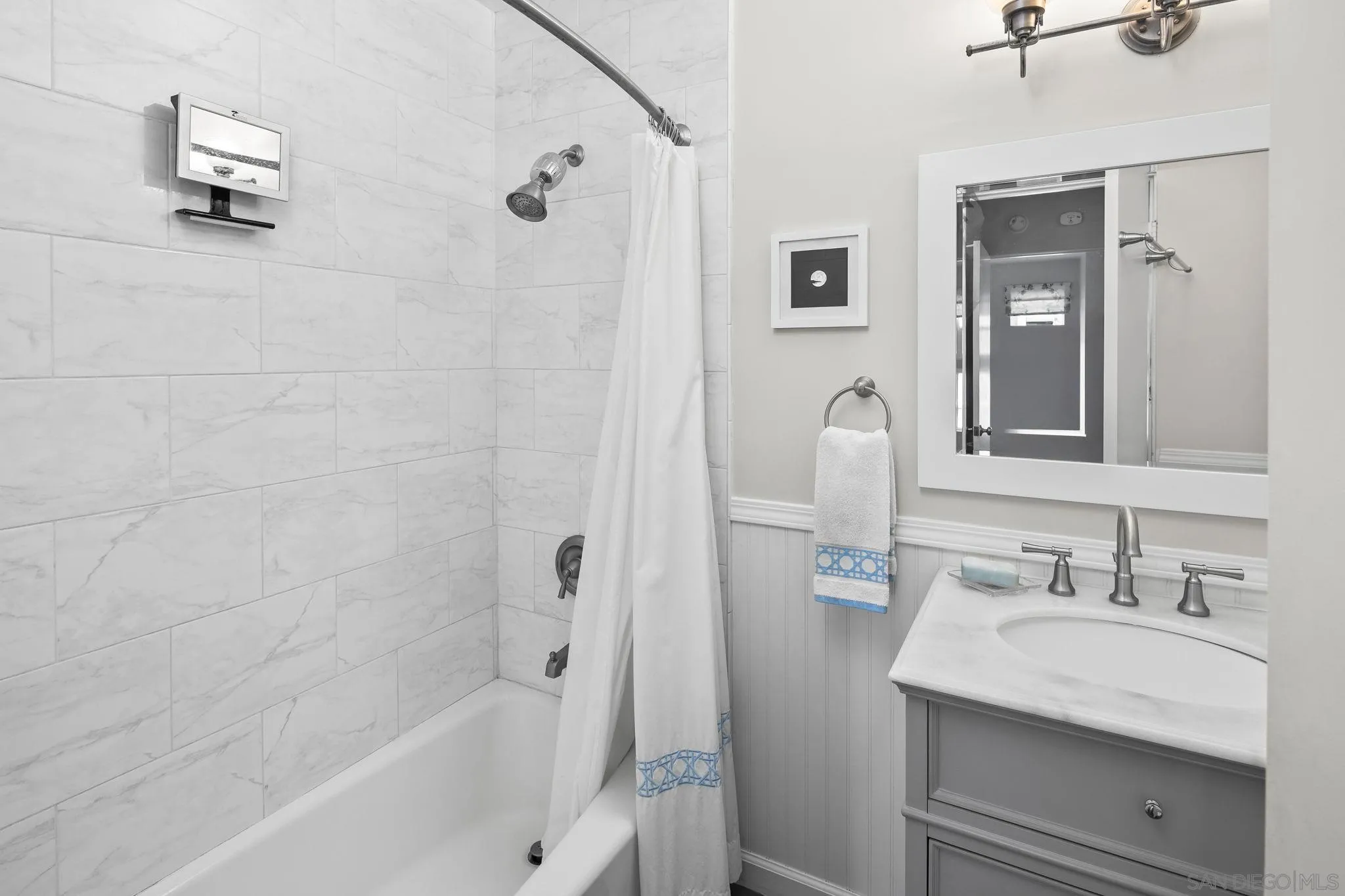 https://cdn.realtyfeed.com/cdn/127/260023547/899871b5bf320536f3c058aeb514da8d.webp