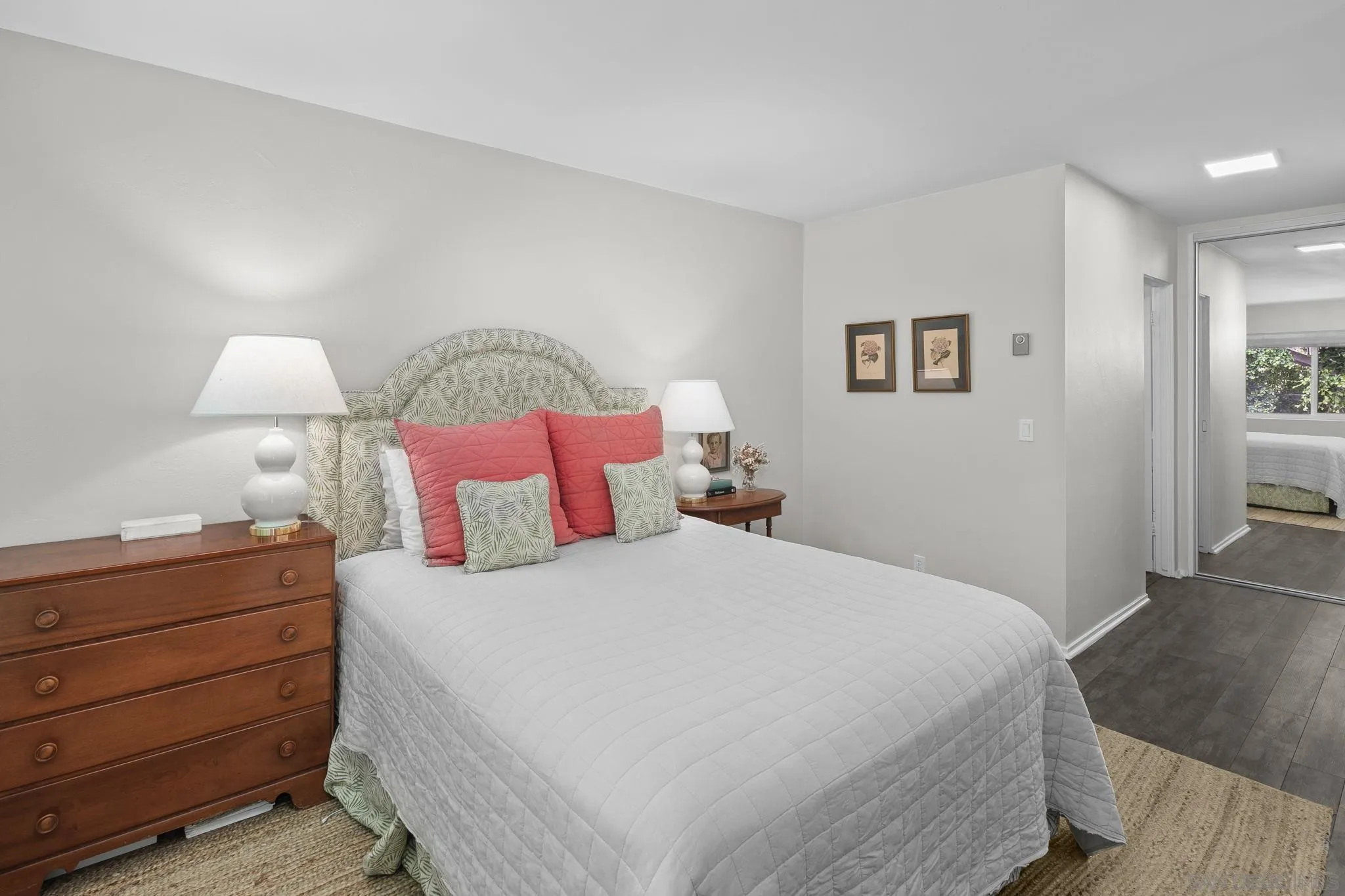 https://cdn.realtyfeed.com/cdn/127/260023547/ce6e4ed582e77b330994876a145b29ef.webp