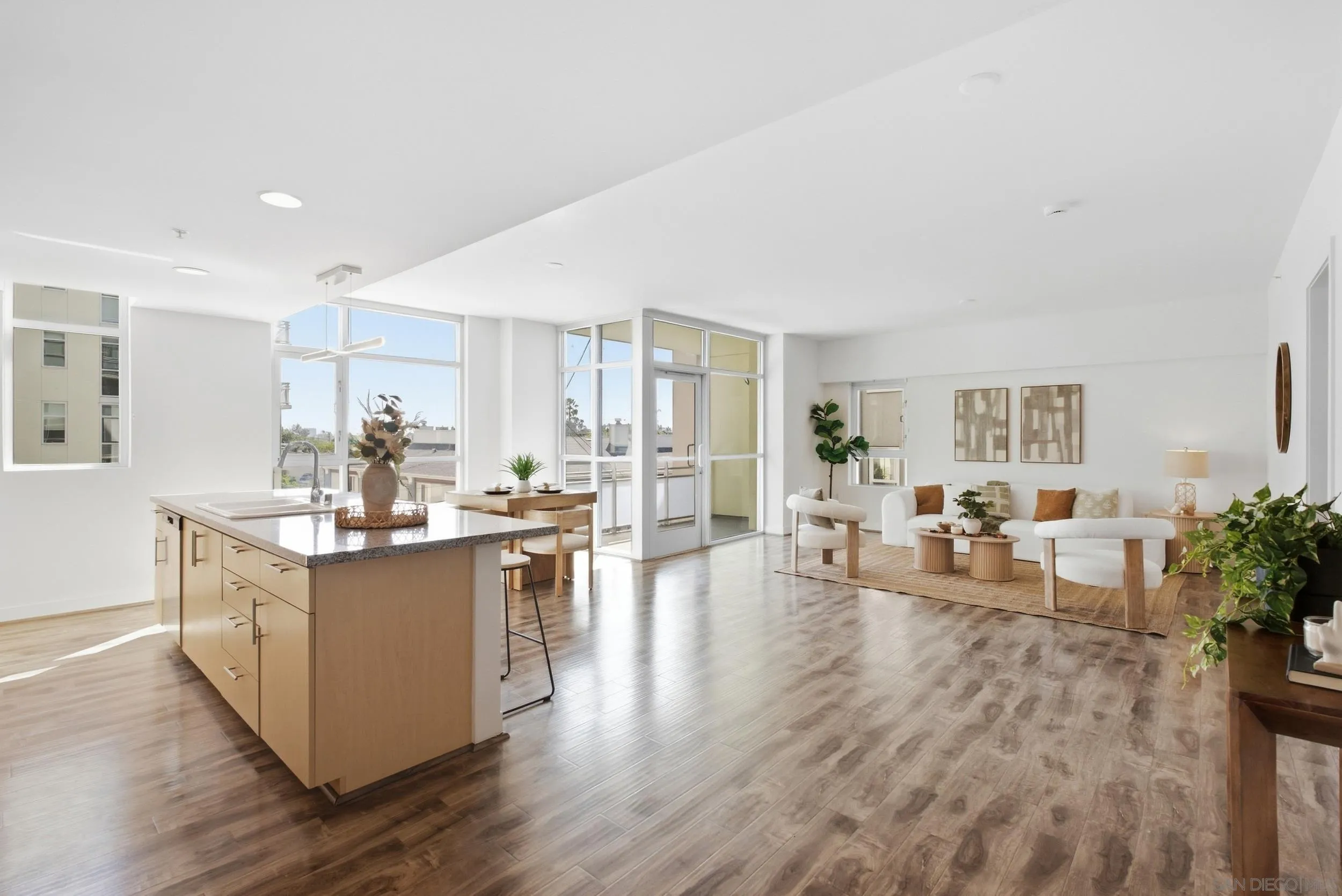https://cdn.realtyfeed.com/cdn/127/260023553/24436af2e1f98525d6aba09e5211aad7.webp