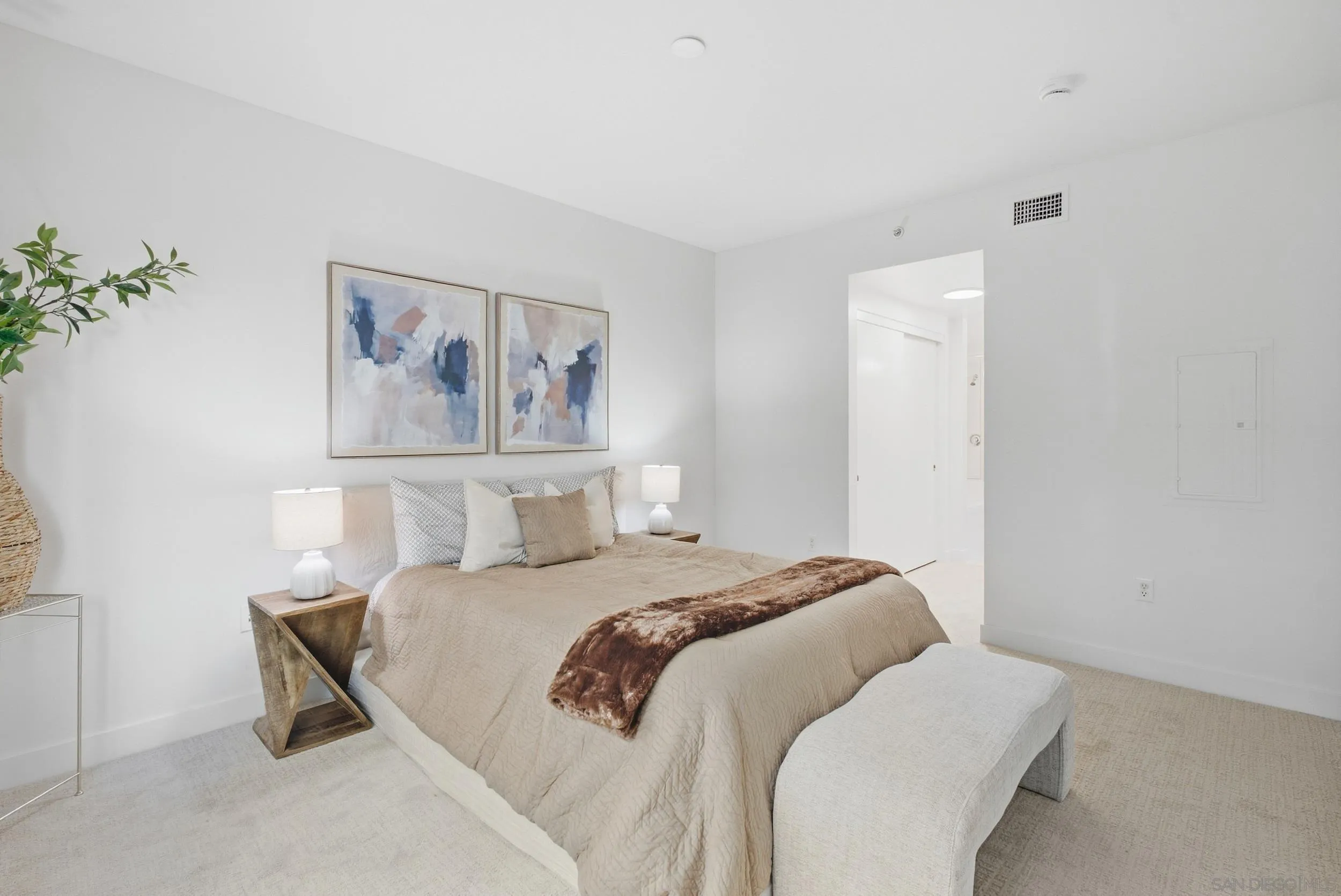 https://cdn.realtyfeed.com/cdn/127/260023553/ce9b04695771aa992cd1a98a1495bcae.webp