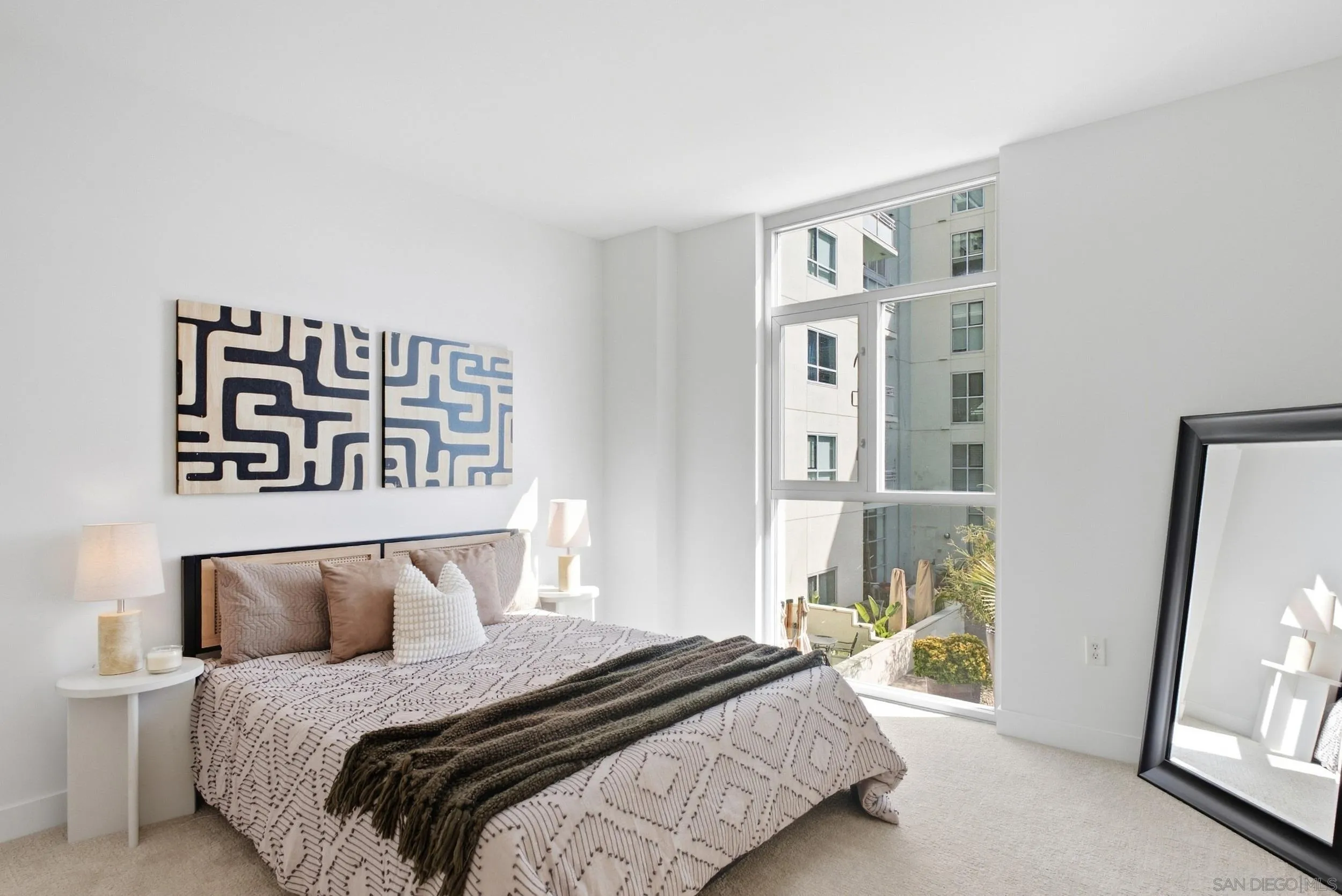 https://cdn.realtyfeed.com/cdn/127/260023553/ec4e26acee42ad9e401f4890ab50780b.webp
