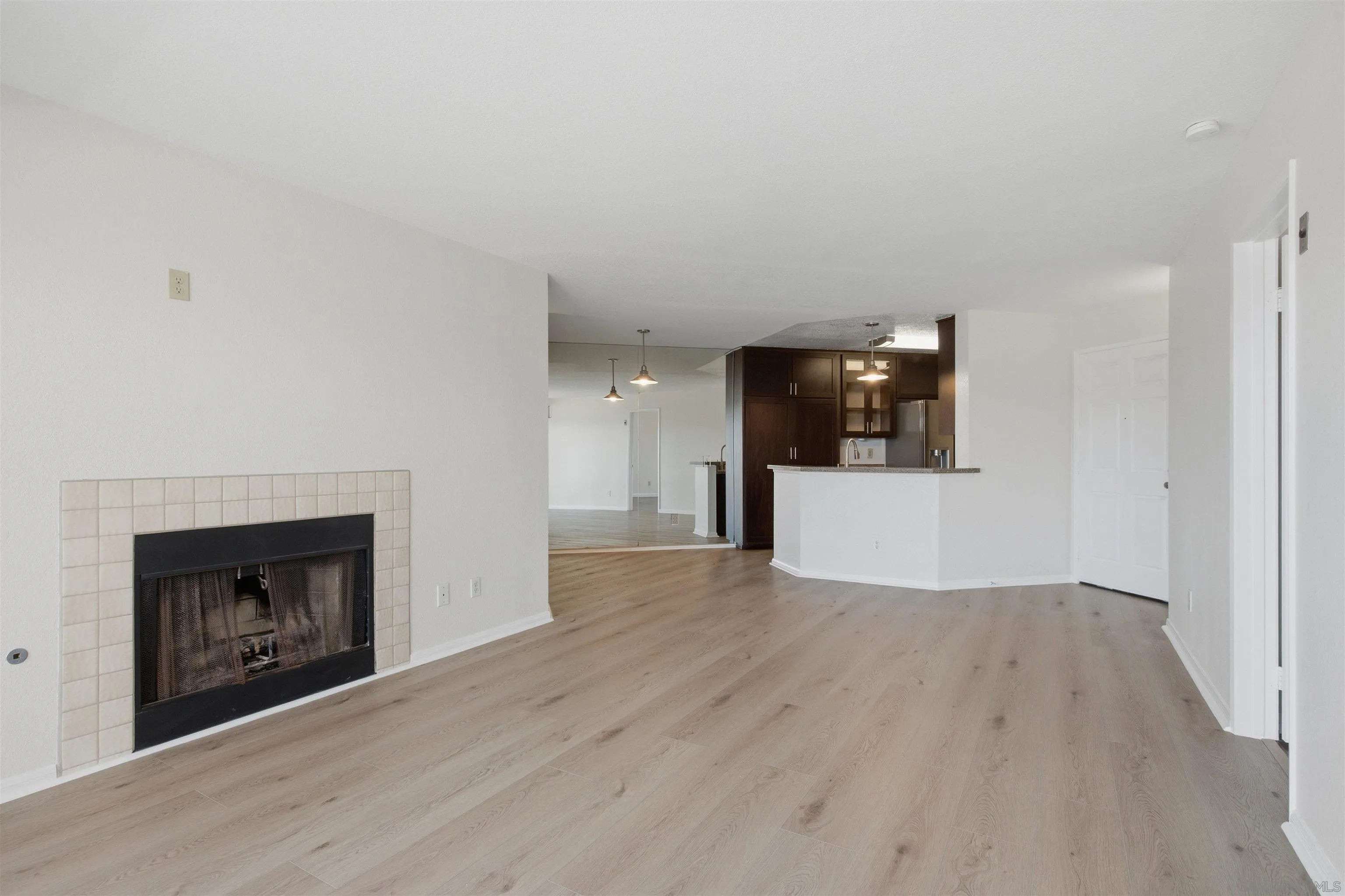 7023 Camino Degrazia Unit 213, San Diego, CA 92111 - Photo 4 of 20, San Diego, CA
