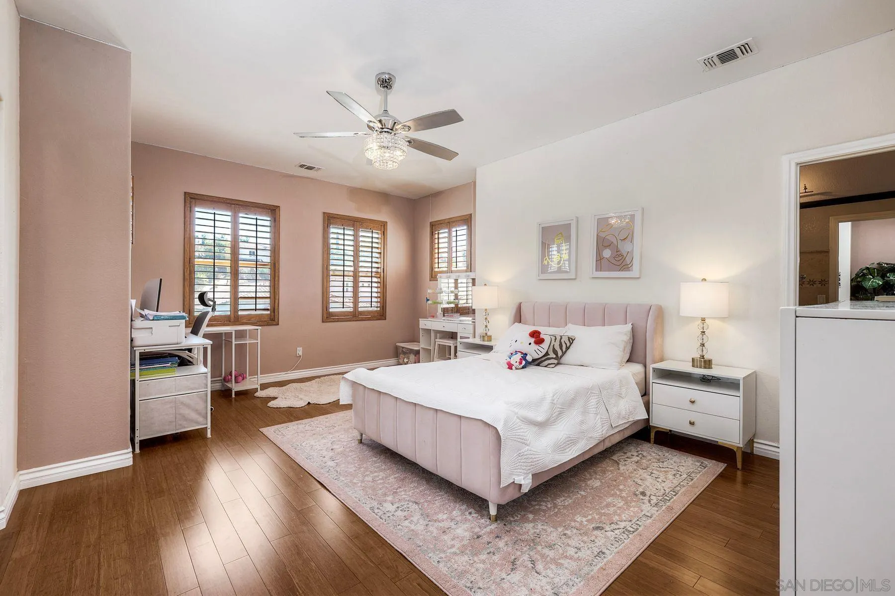 https://cdn.realtyfeed.com/cdn/127/260023560/3cf7012bbbdd6d6bf0e97bbad98c9a5a.webp