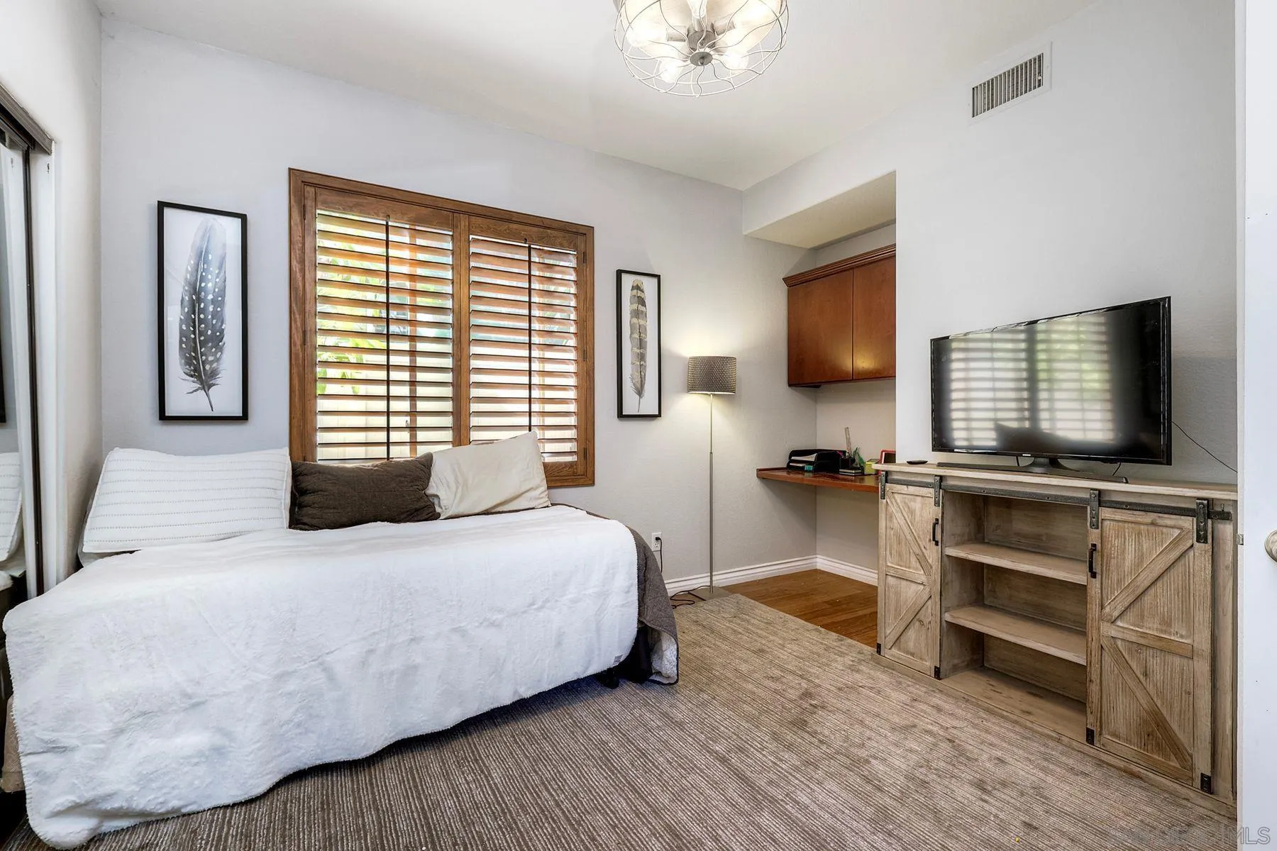 https://cdn.realtyfeed.com/cdn/127/260023560/515f8925f7c17e66b2fb383fa508ec5e.webp
