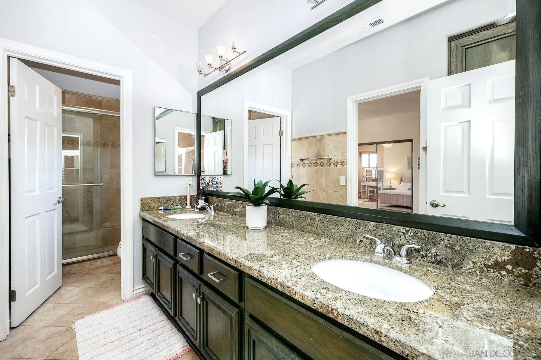 https://cdn.realtyfeed.com/cdn/127/260023560/8f8b2e493ff10b138a30588aa6c965b7.webp