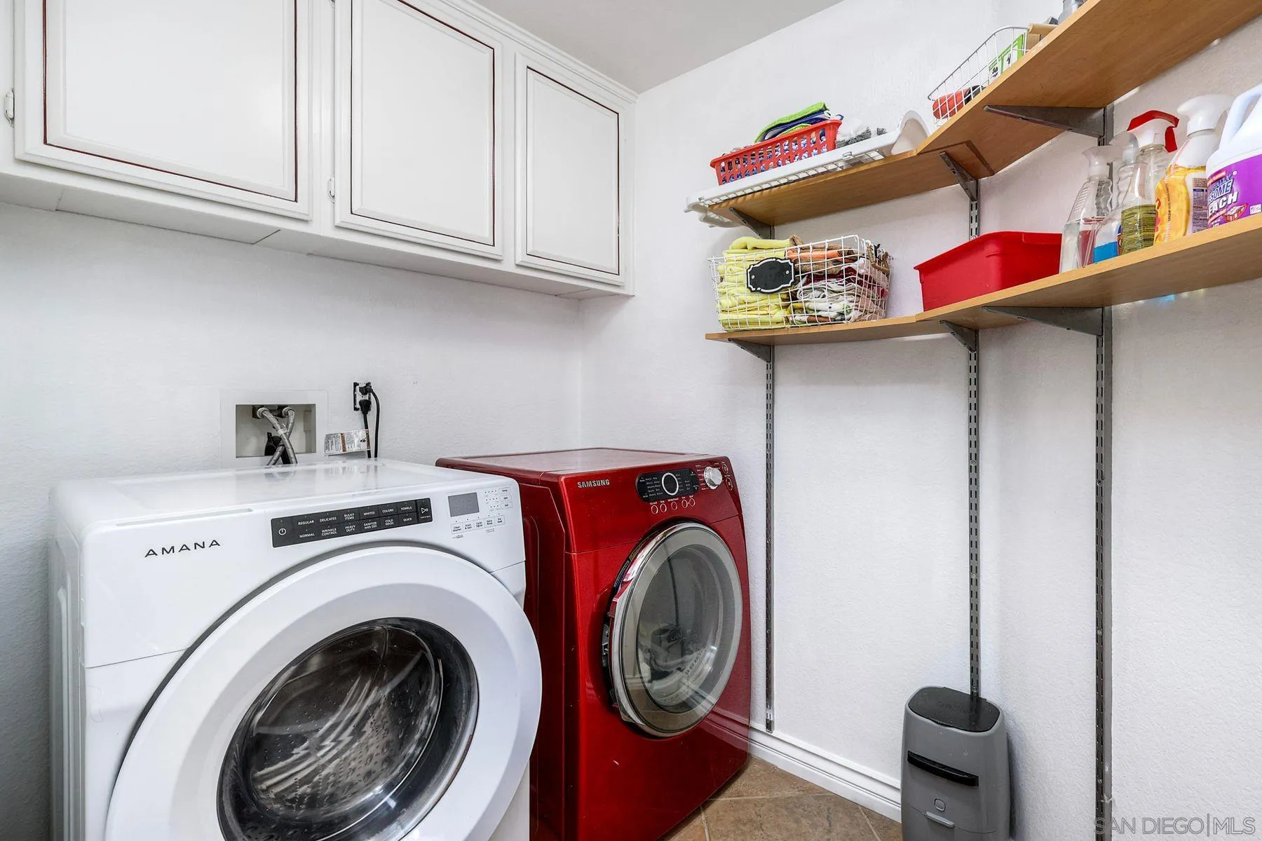 https://cdn.realtyfeed.com/cdn/127/260023560/994478aae695ab664f4df7c2e8f5fbff.webp