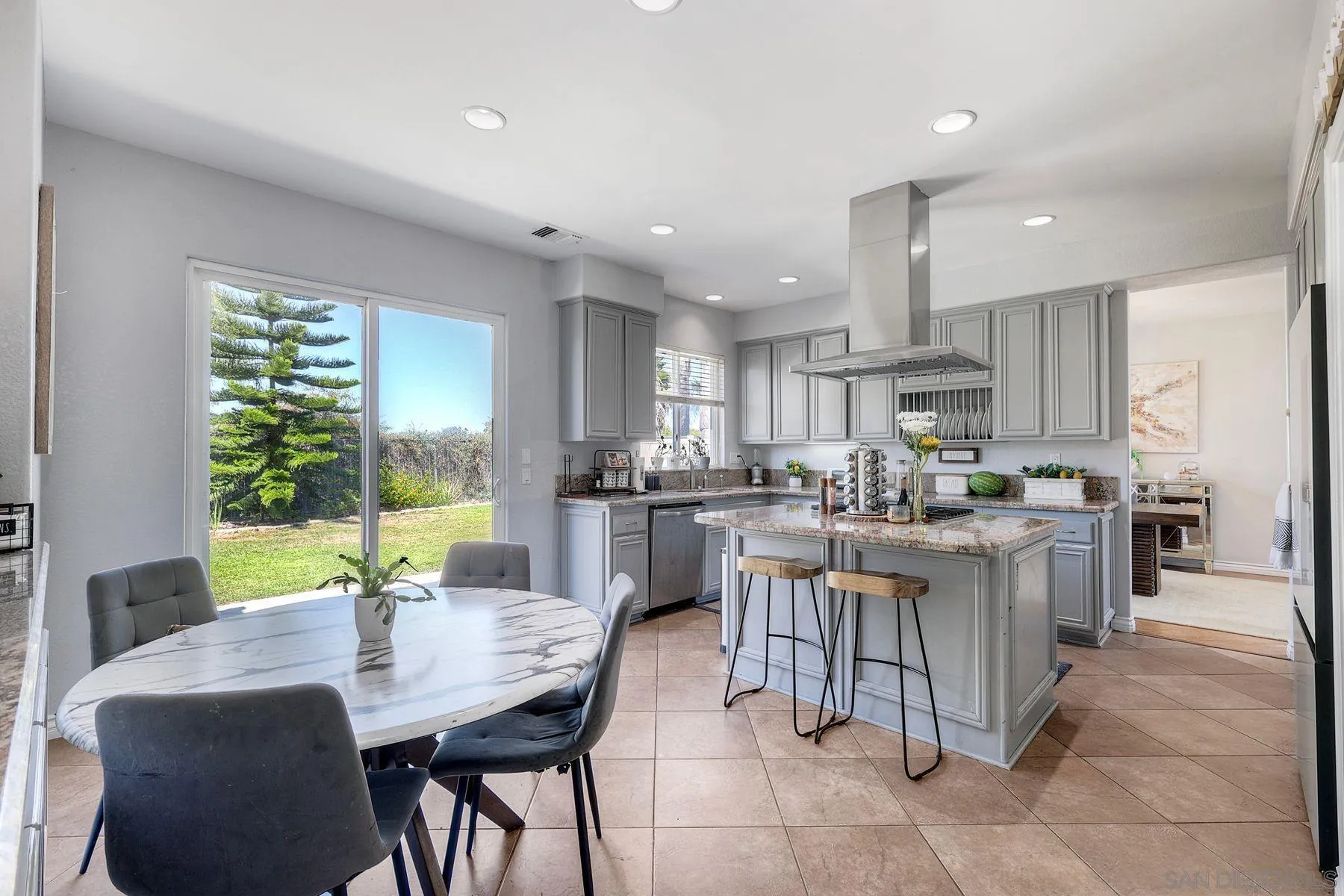 https://cdn.realtyfeed.com/cdn/127/260023560/f723304c6a1e4c175a5fe03132049187.webp