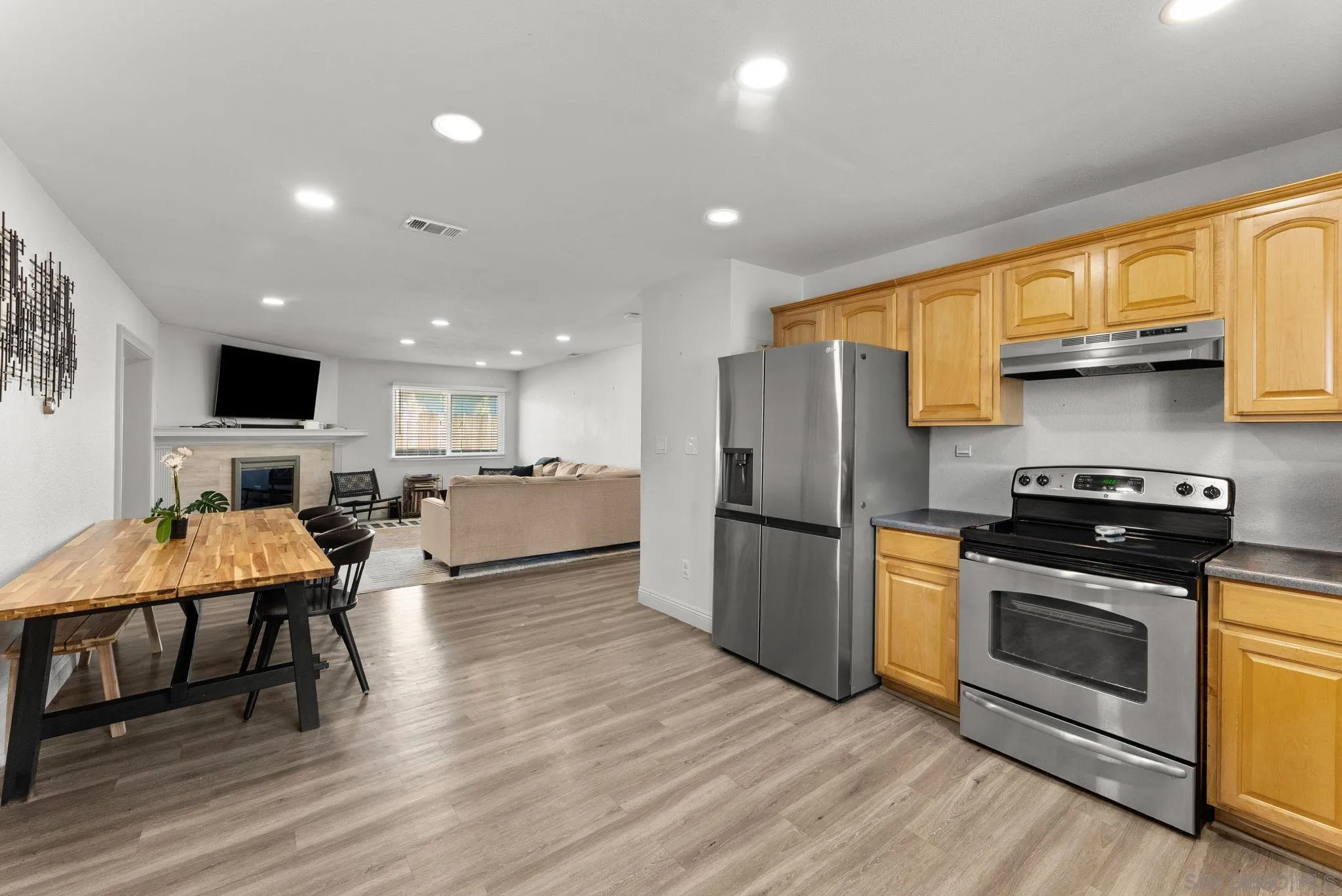 https://cdn.realtyfeed.com/cdn/127/260023565/6540a53daf676cc524bd0787bec745ef.webp