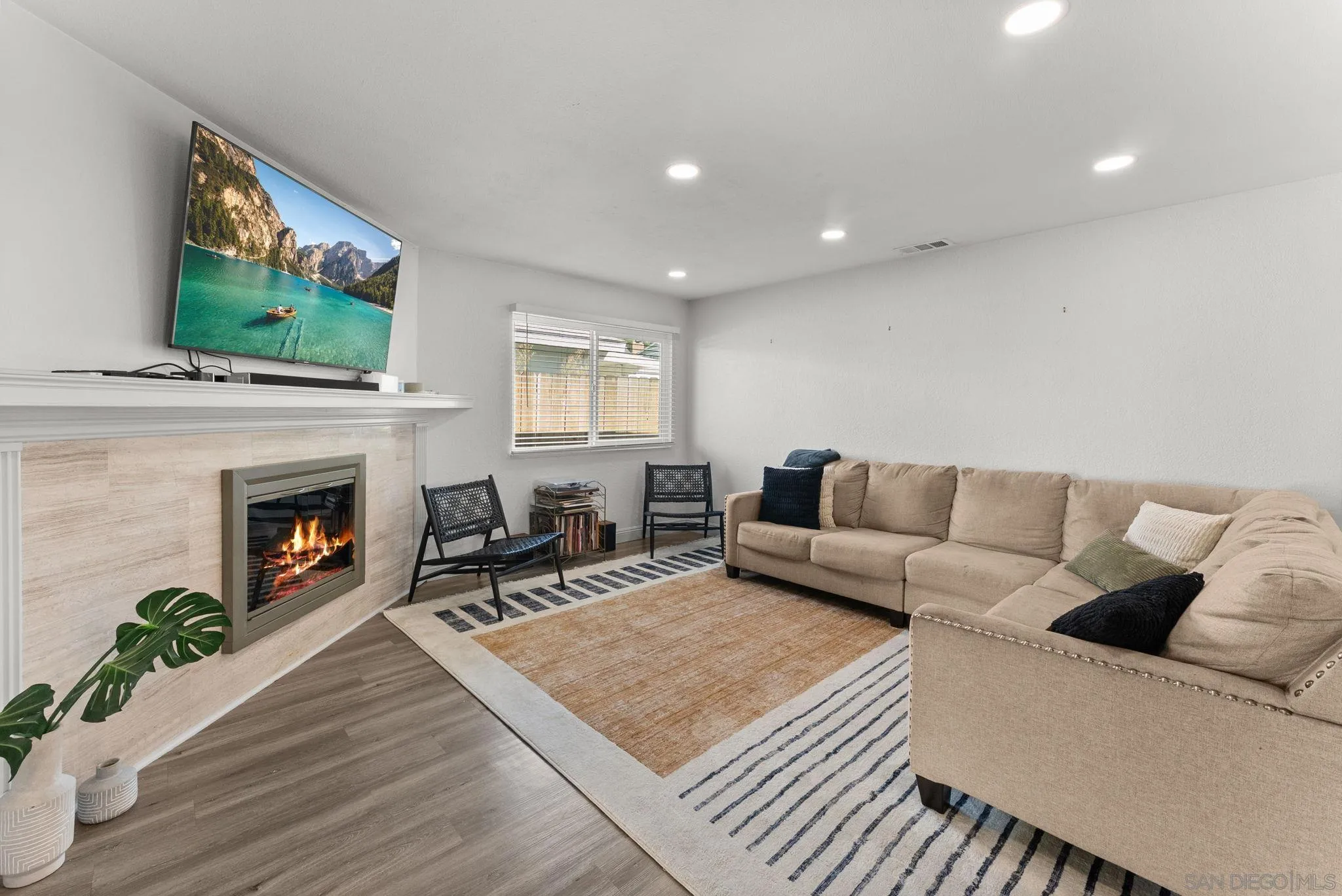 https://cdn.realtyfeed.com/cdn/127/260023565/8065fbc623aabd57b344f4b29cbf05dd.webp