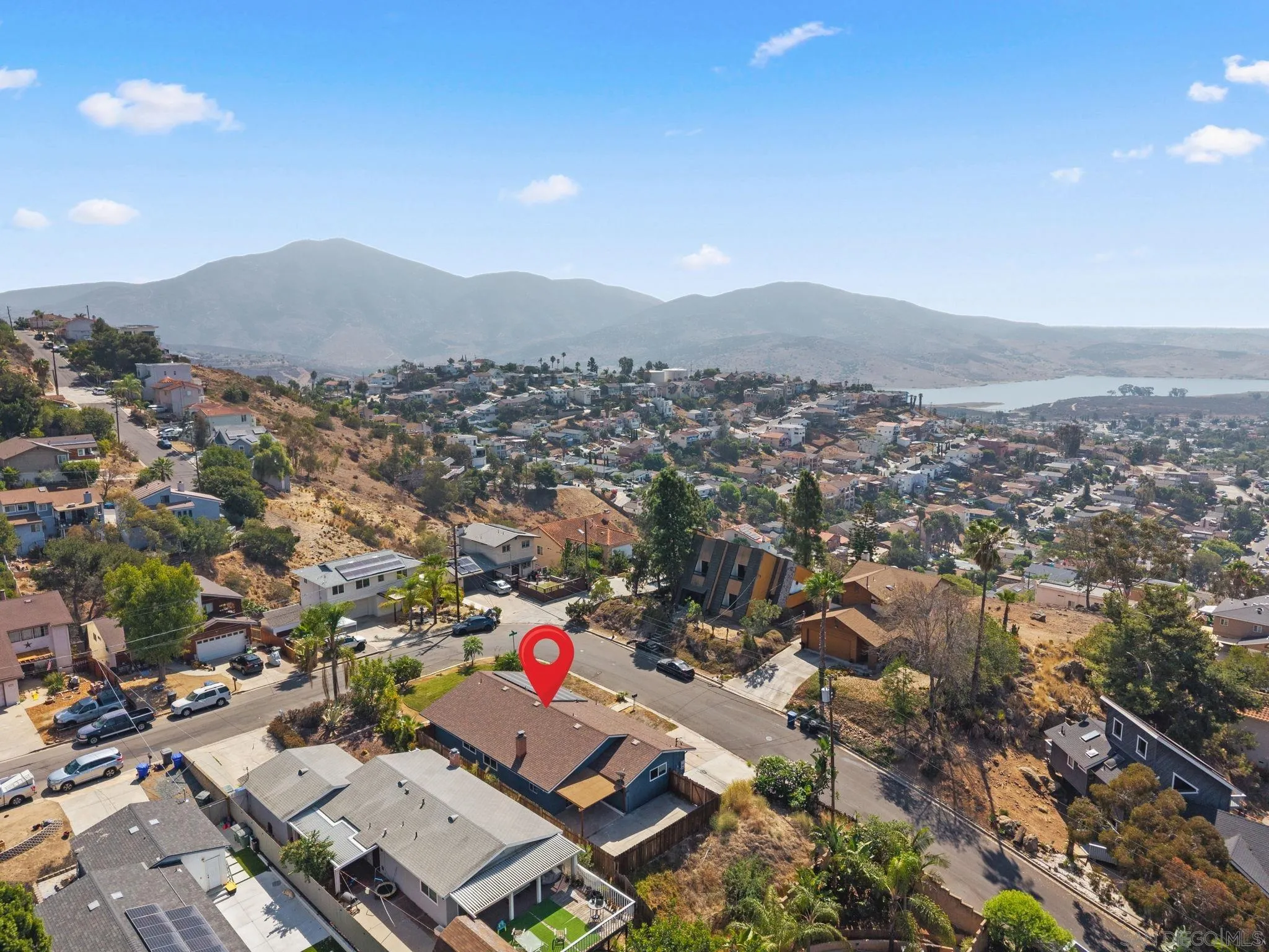 https://cdn.realtyfeed.com/cdn/127/260023565/e79ce428232044525f42cfac380cddc7.webp