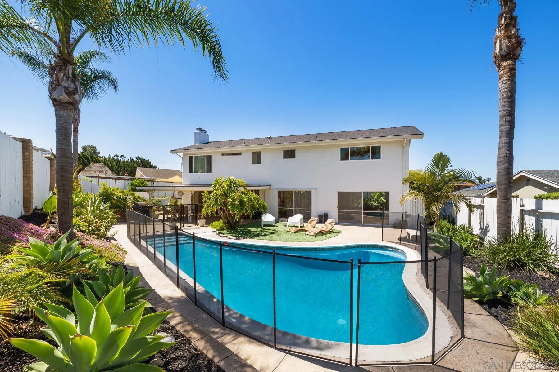 https://cdn.realtyfeed.com/cdn/127/260023571/51d460111afe1a4e38f66774c9e16163.webp