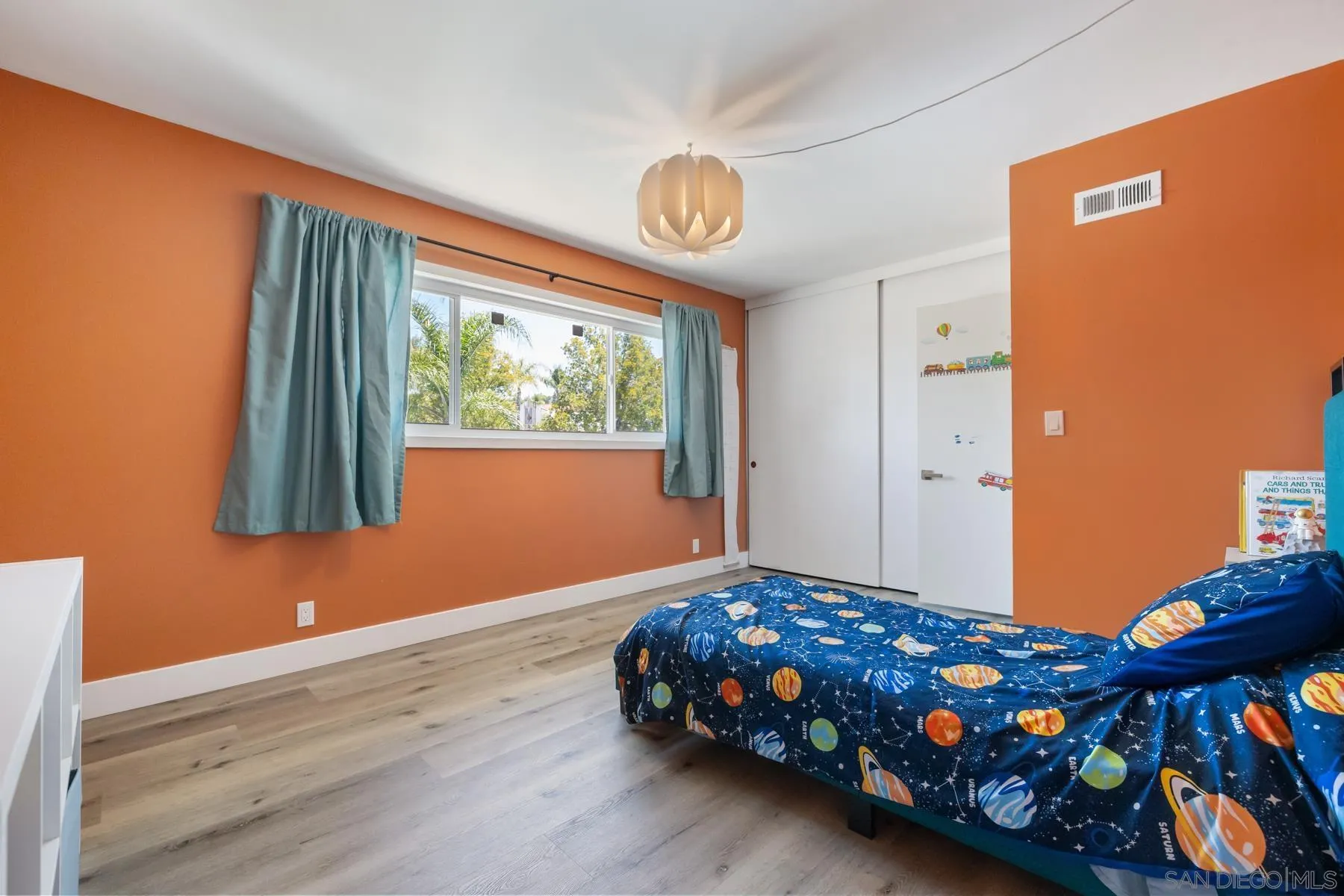 https://cdn.realtyfeed.com/cdn/127/260023571/651020dbe8b9f66eba49841ce24e79f8.webp