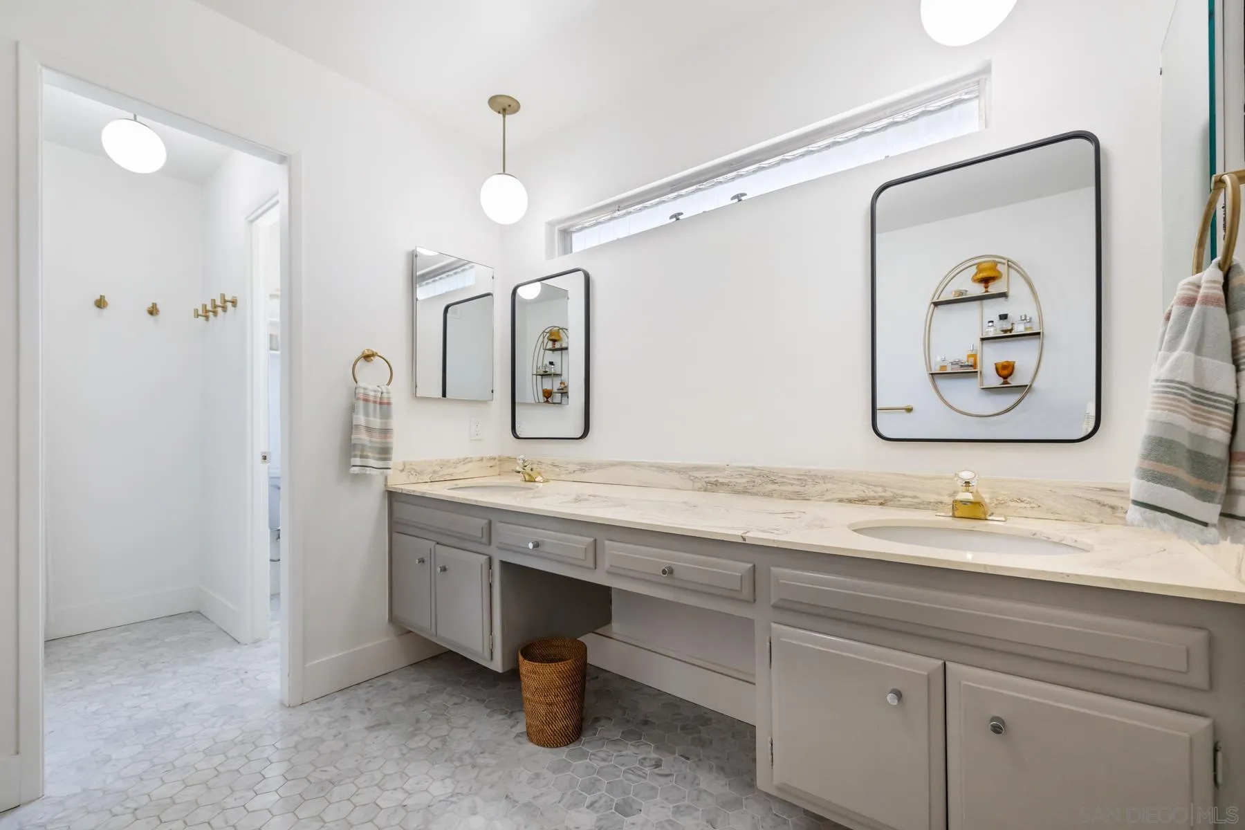https://cdn.realtyfeed.com/cdn/127/260023571/6feb71bd410499b7262564f324b68f14.webp