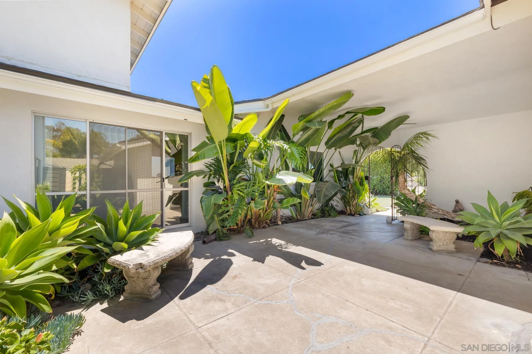 https://cdn.realtyfeed.com/cdn/127/260023571/75eab4d6a4f8e8d2a9d2bb37e0b18f57.webp