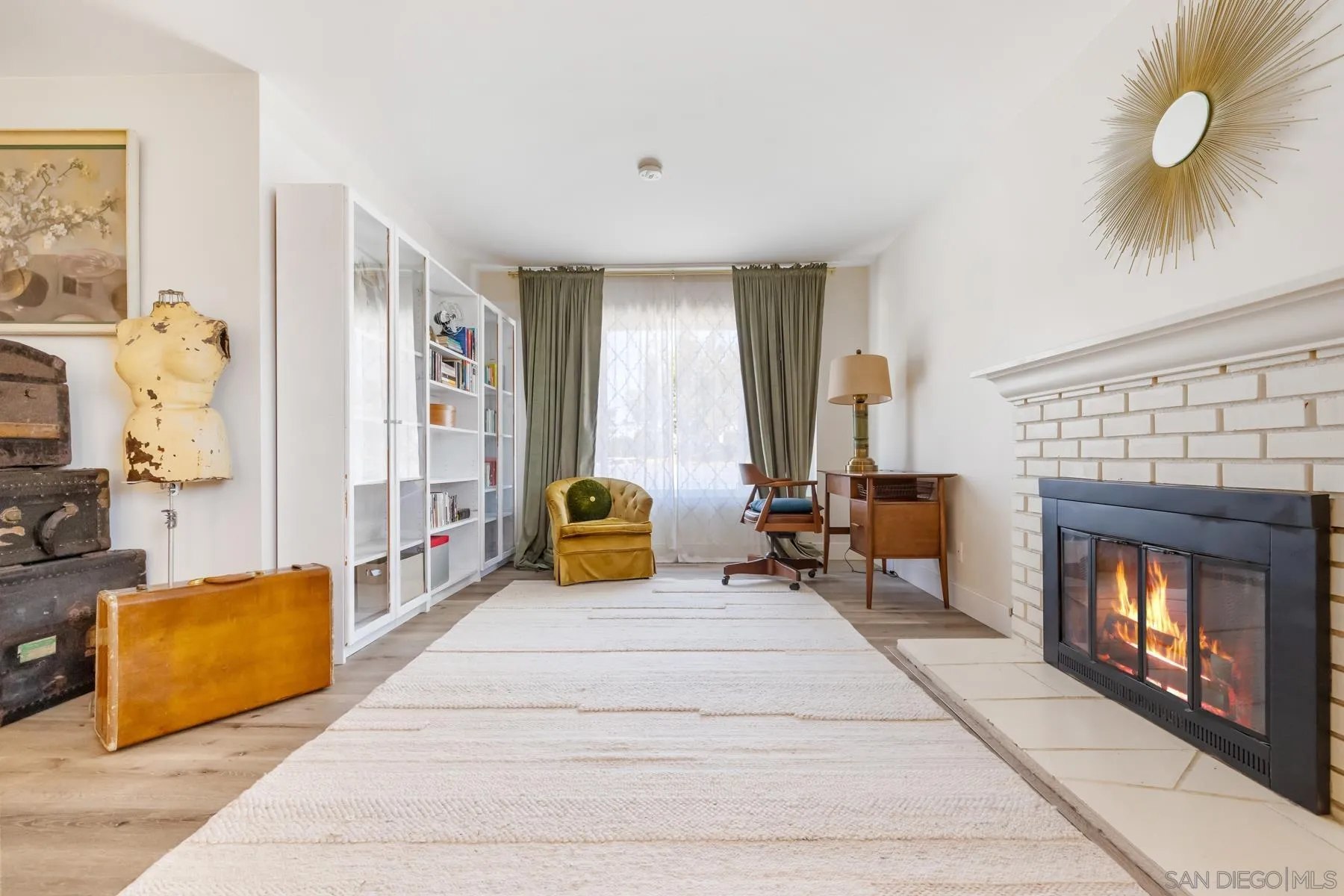 https://cdn.realtyfeed.com/cdn/127/260023571/851e8079cae230bbe107238a52c94e04.webp