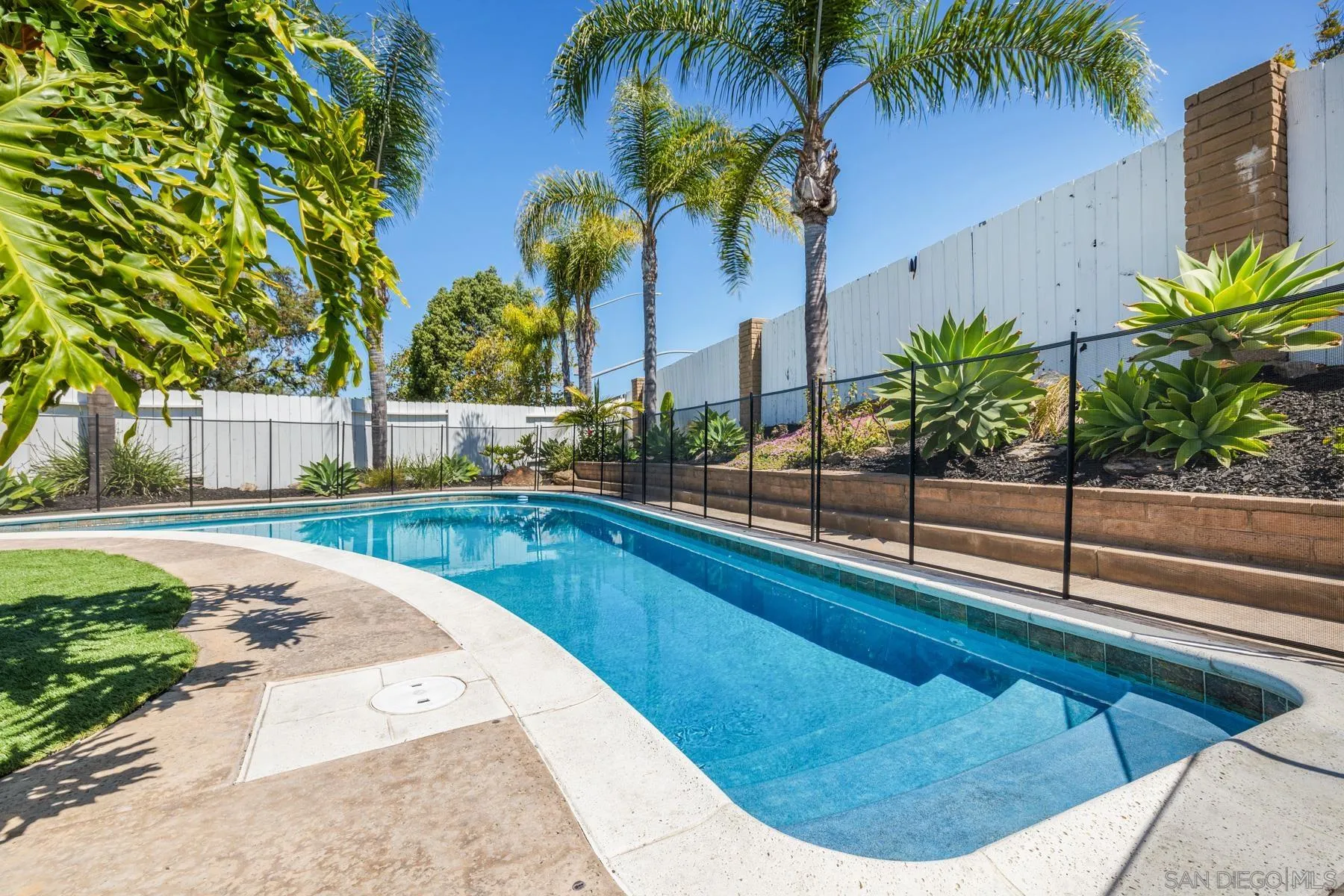 https://cdn.realtyfeed.com/cdn/127/260023571/85b6b008b2cc8f051f45d11b23fa9ab5.webp