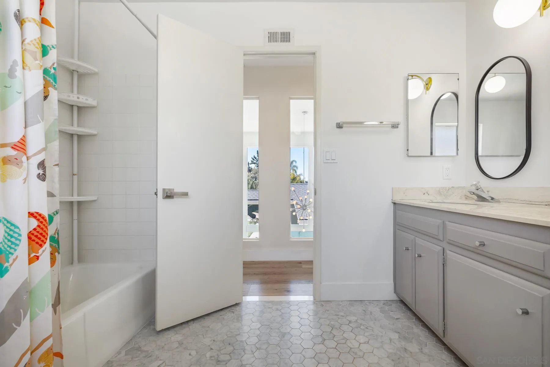 https://cdn.realtyfeed.com/cdn/127/260023571/9f716671d02a3eac54892b9fb1c29345.webp