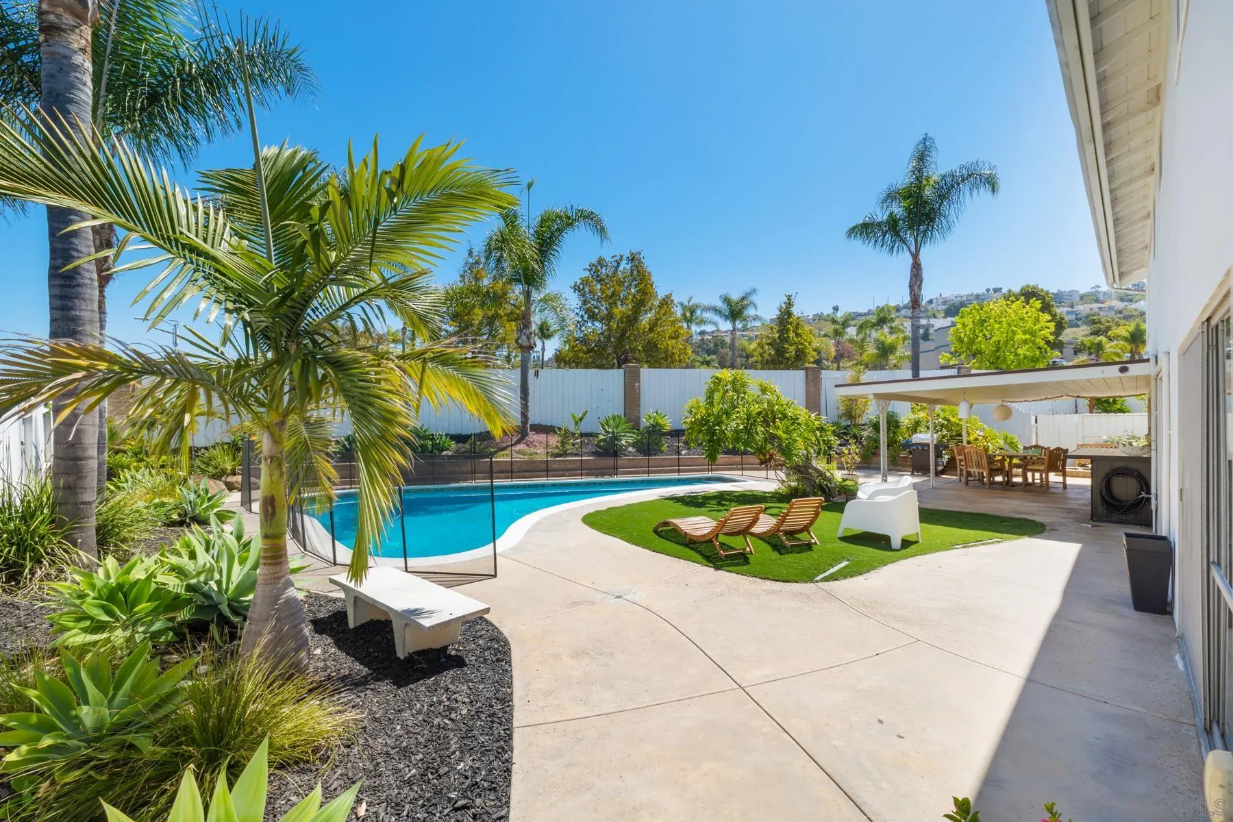 https://cdn.realtyfeed.com/cdn/127/260023571/eb45c0d6f87199a87aed72d457f3be4f.webp