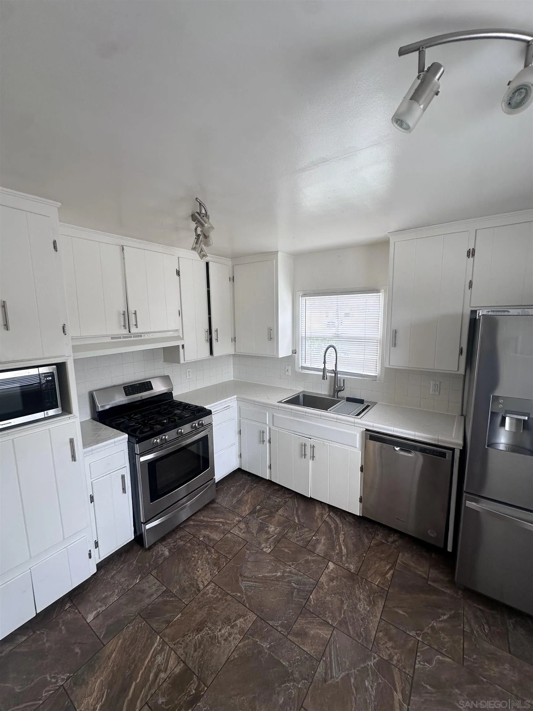 6802 Clara Lee Avenue, San Diego, CA 92120 - Photo 4 of 8, San Diego, CA