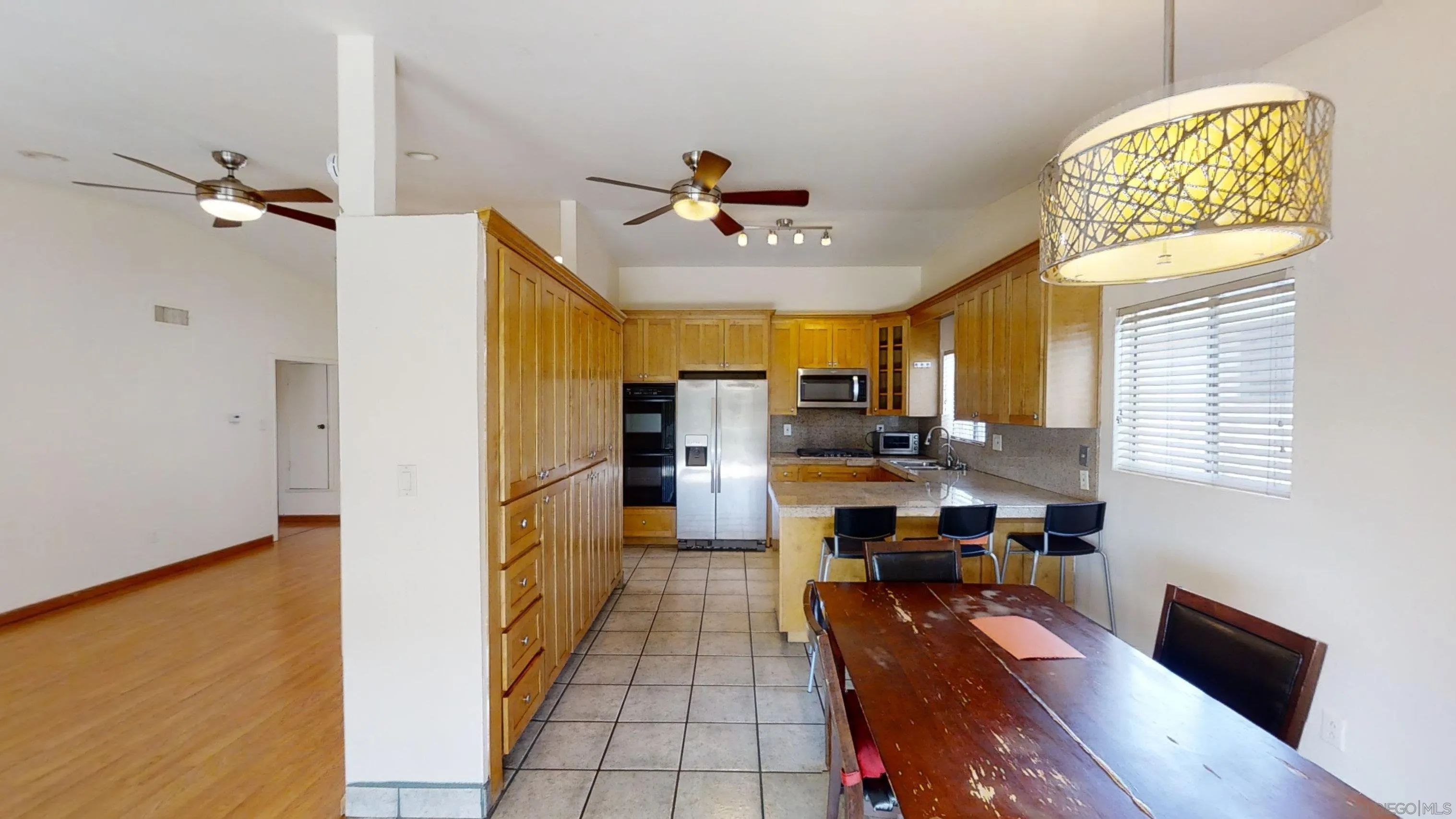 https://cdn.realtyfeed.com/cdn/127/260023583/d54e6ada52975ea8022a2c6e71e6ecad.webp