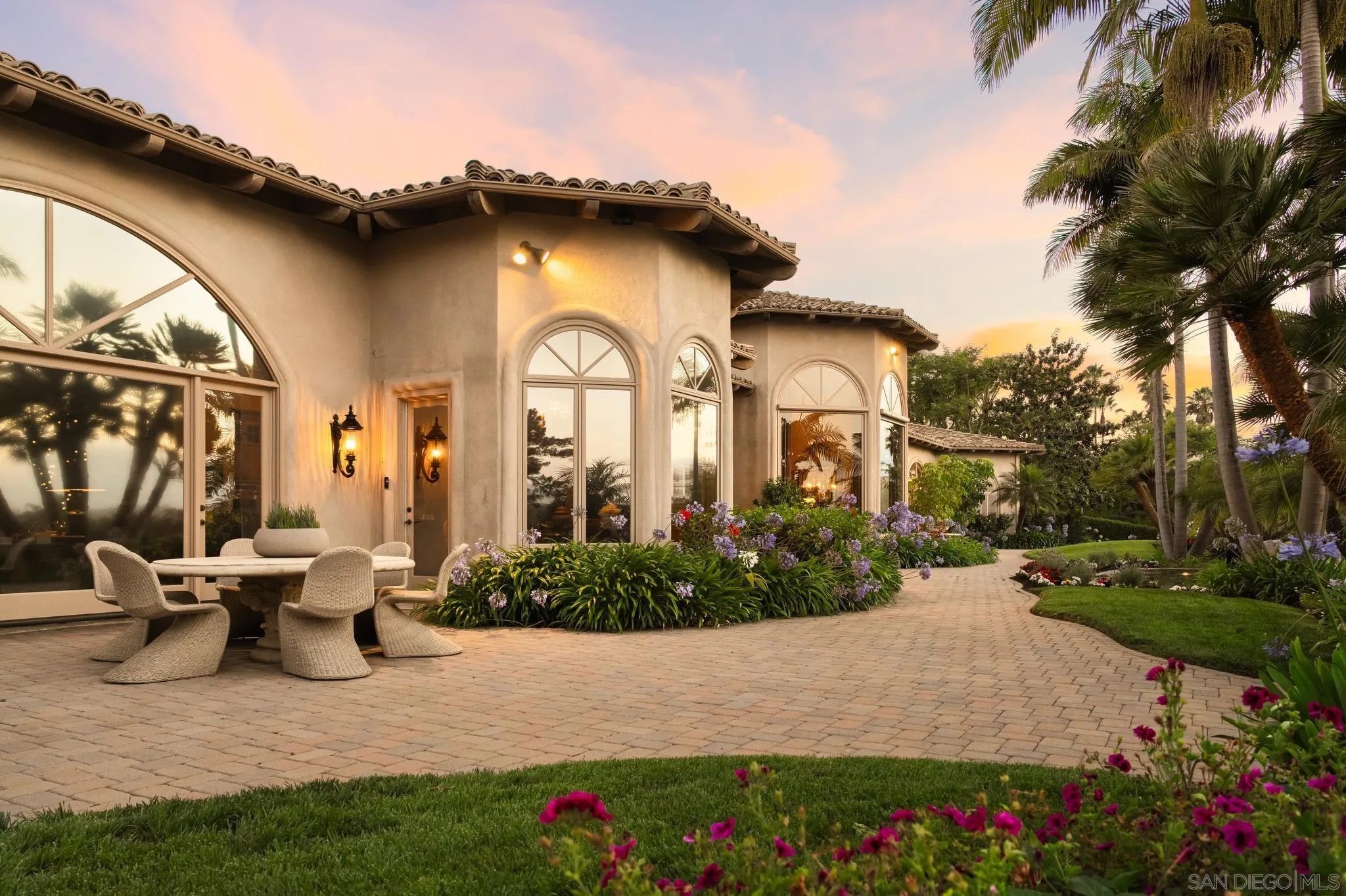 https://cdn.realtyfeed.com/cdn/127/260023585/0434f2894b0ae37a3df2f75fe069a2a7.webp